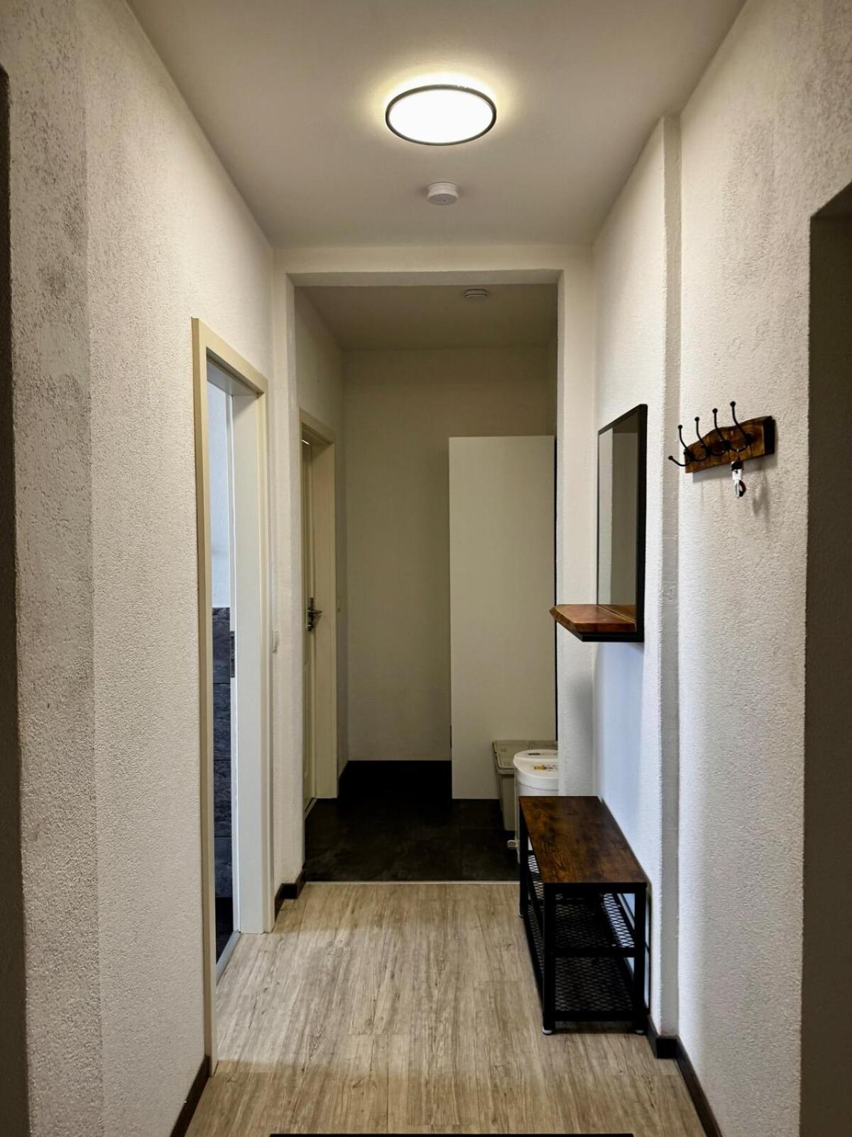 Premium Quartier - Modernes Apartment, 2 Schlafzimmer, WLAN, Parken, Küche