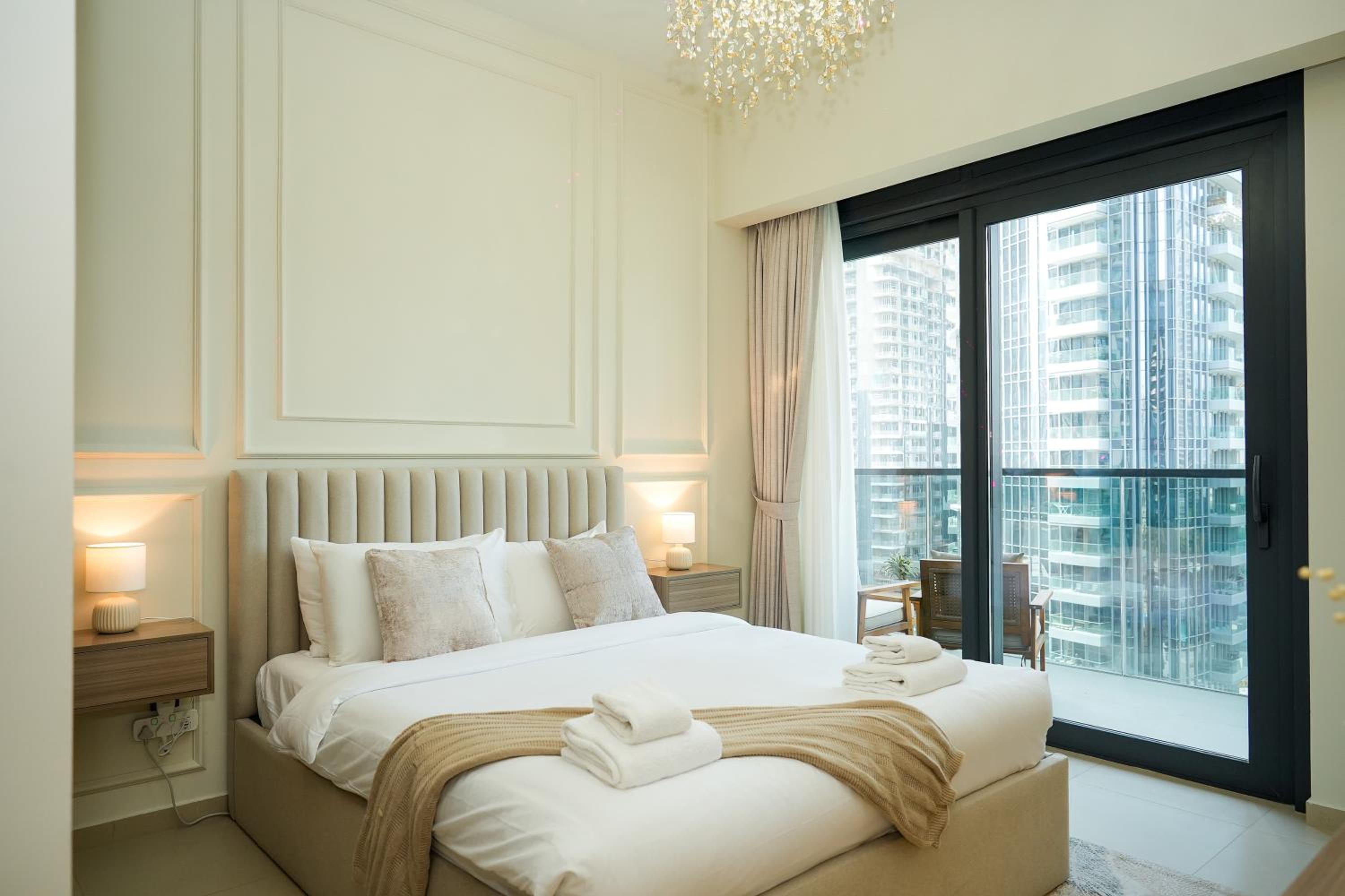 Iconic Burj Khalifa, Fountain Views, Luxury 2BR