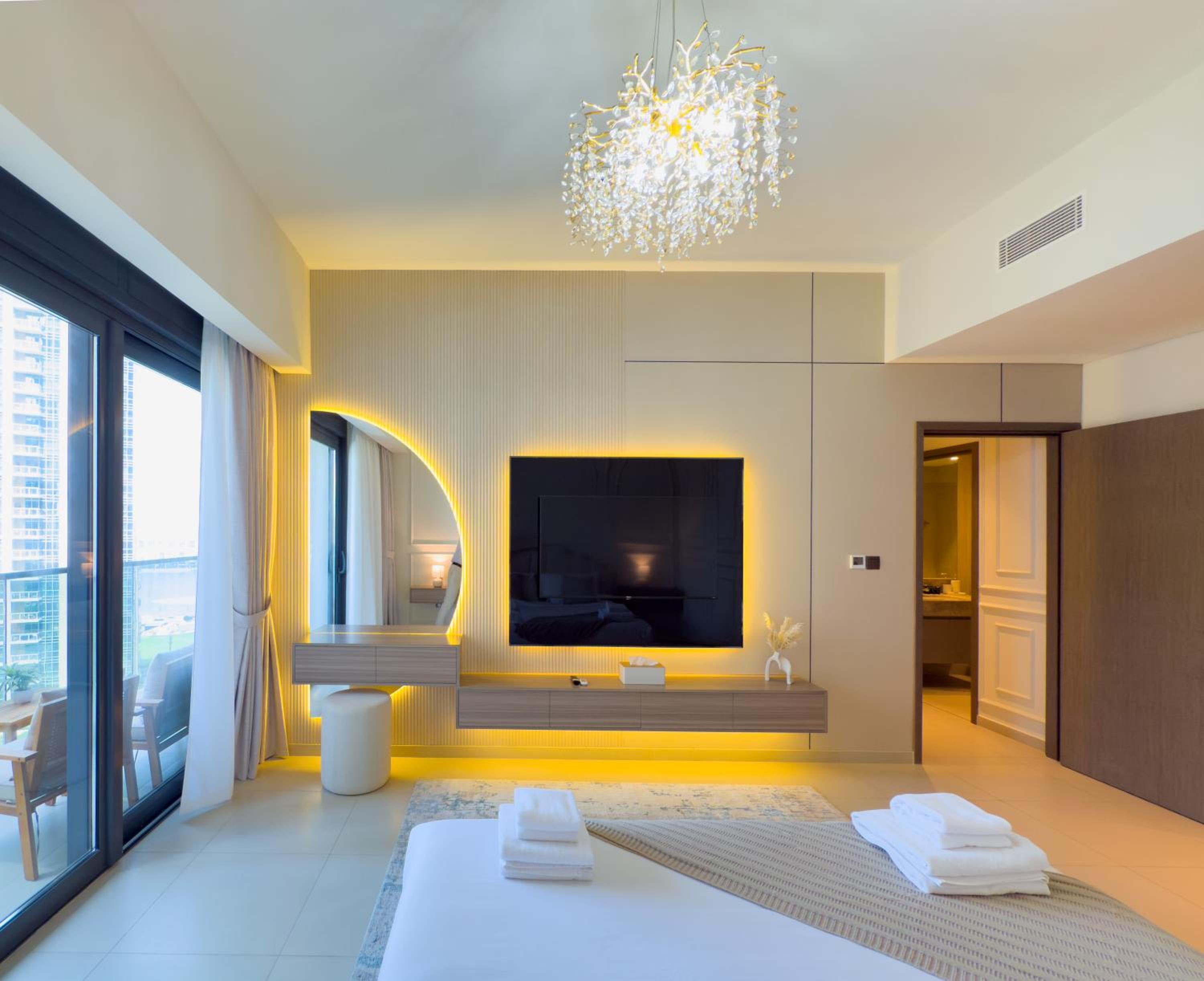 Iconic Burj Khalifa, Fountain Views, Luxury 2BR
