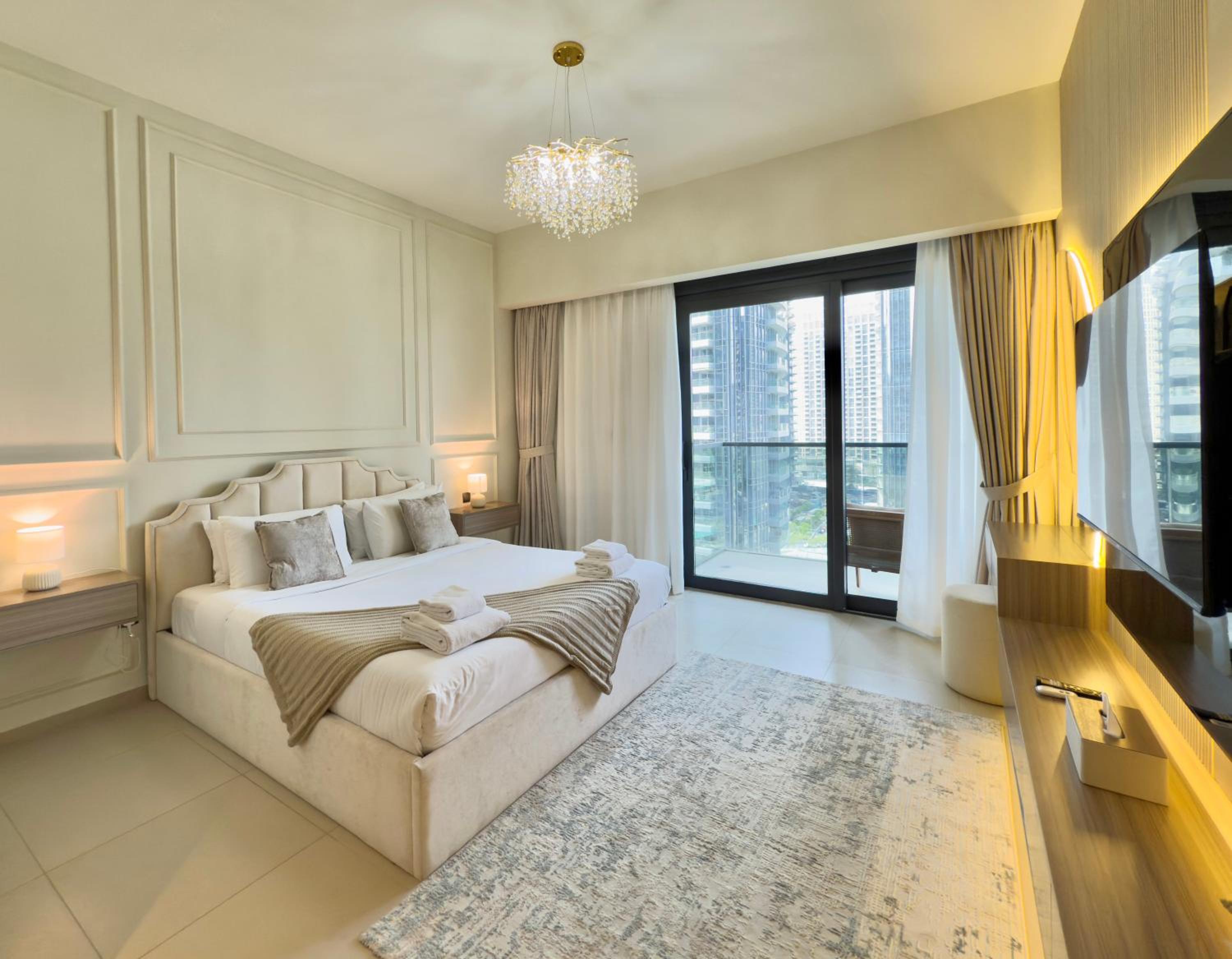 Iconic Burj Khalifa, Fountain Views, Luxury 2BR