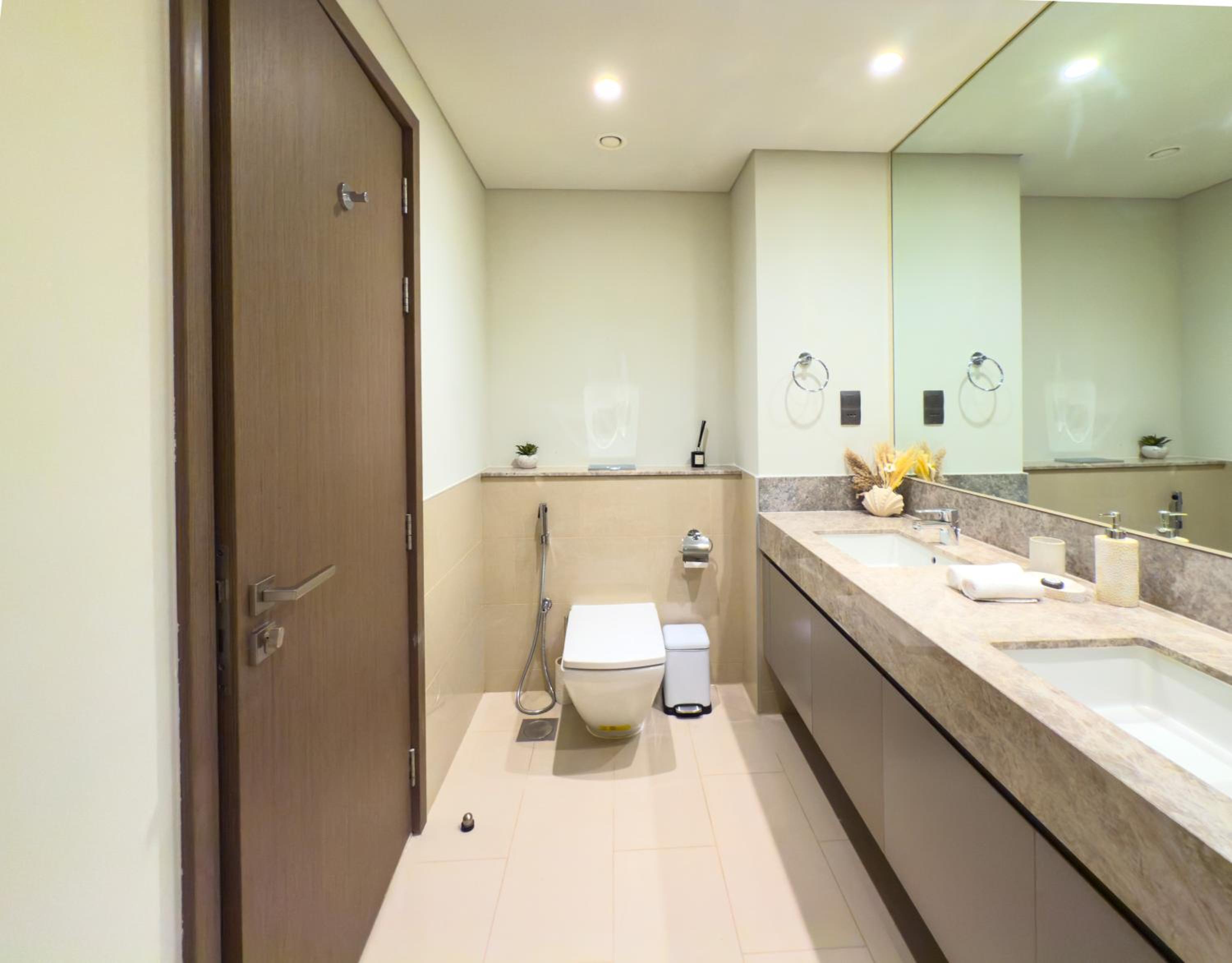 Iconic Burj Khalifa, Fountain Views, Luxury 2BR