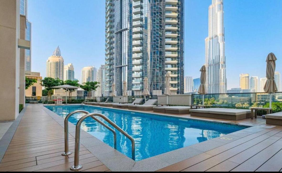 Iconic Burj Khalifa, Fountain Views, Luxury 2BR