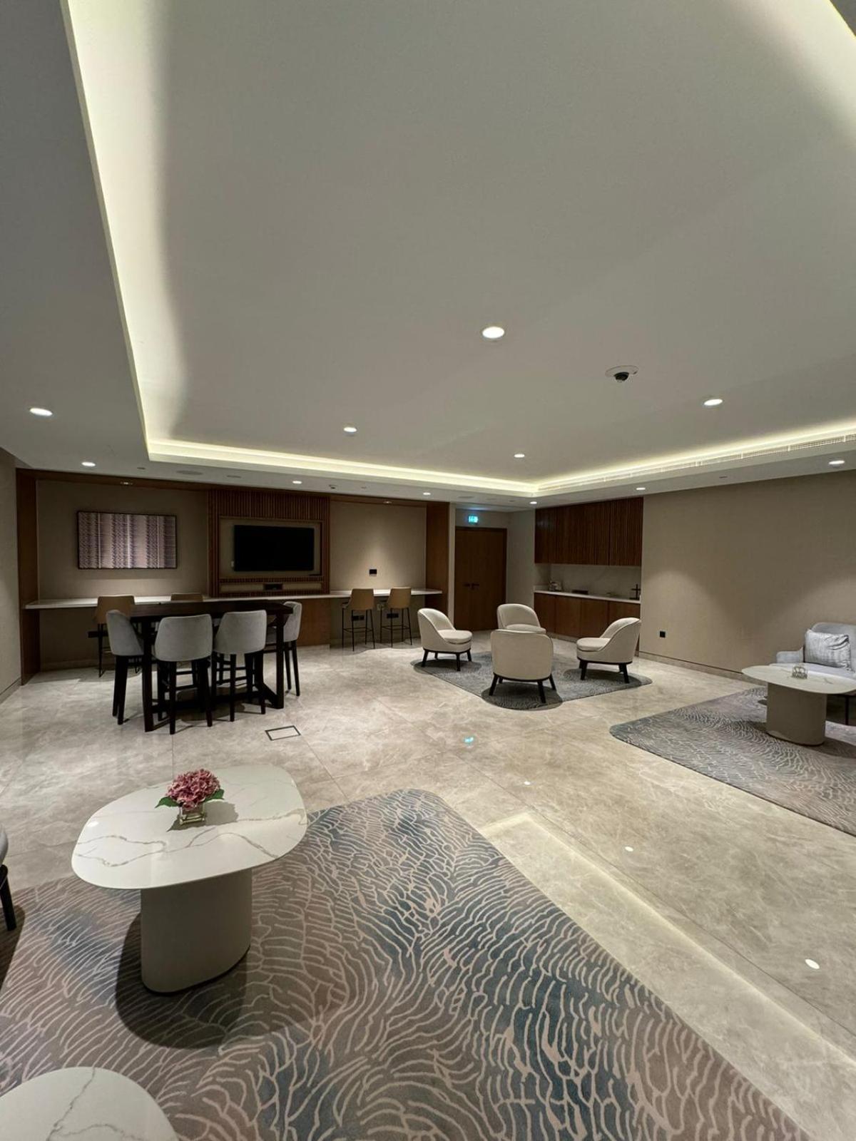 Iconic Burj Khalifa, Fountain Views, Luxury 2BR