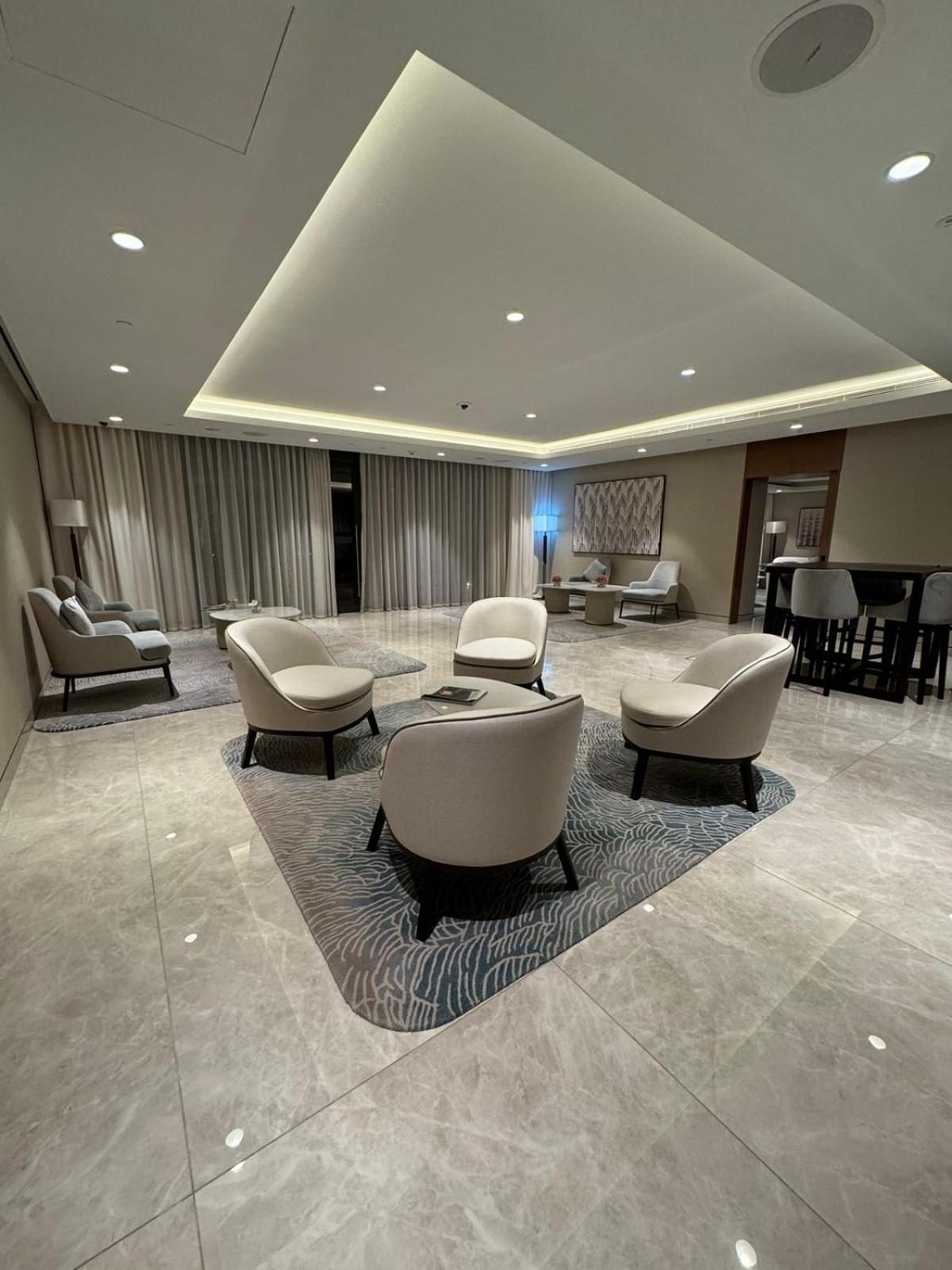 Iconic Burj Khalifa, Fountain Views, Luxury 2BR