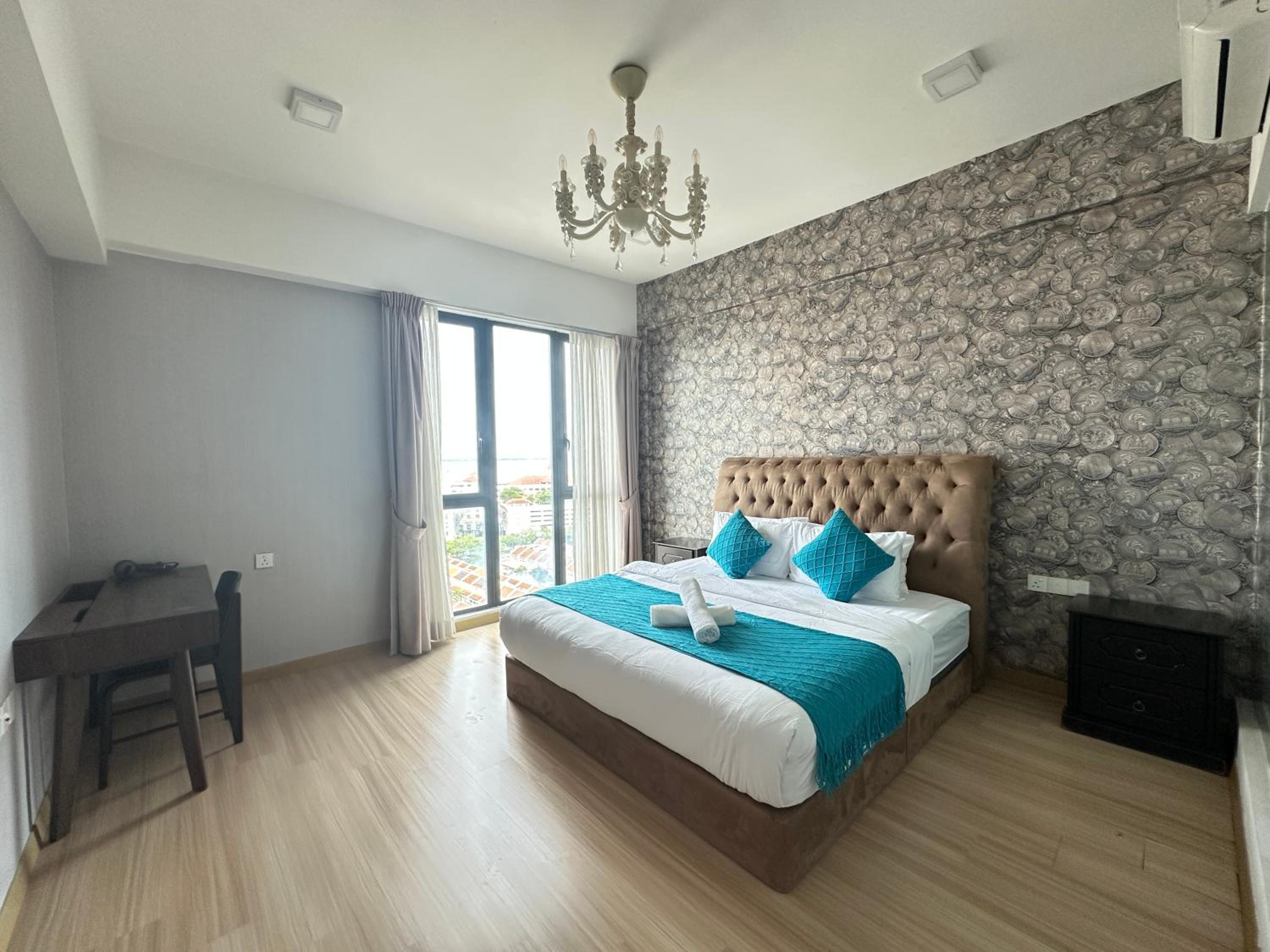 Seaview 2BR Suite with Pool & bathtub near Gurney Jazz Suites