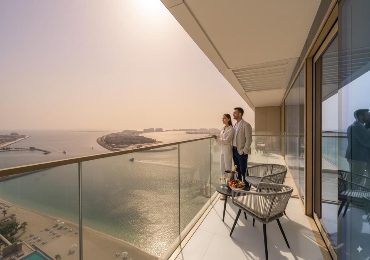 KeyRock - Stylish 2BR Apt with Palm Jumeirah View, Balcony , Pool & Gym Access