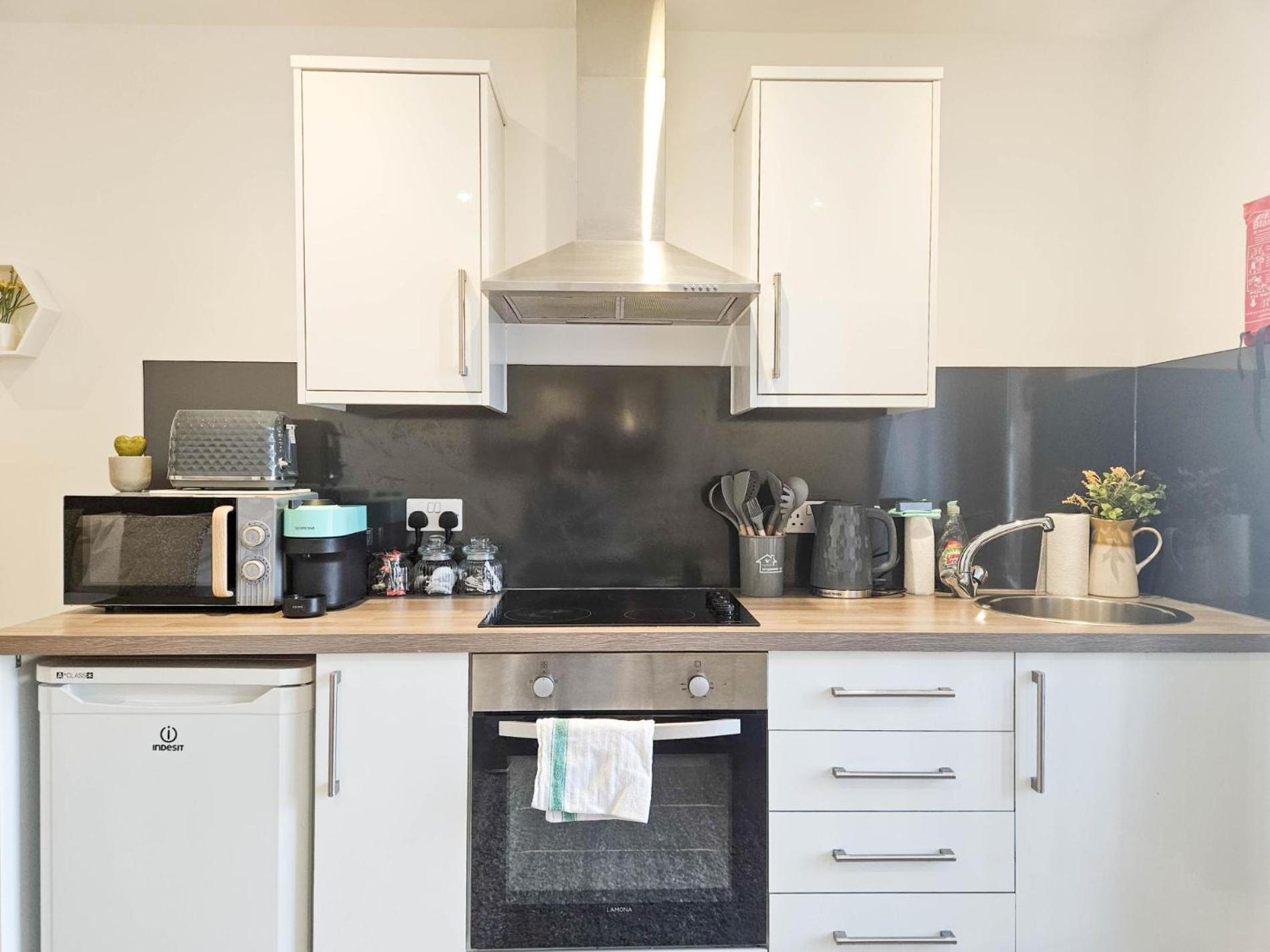 Churchill Studio - 1 Bedroom Studio - Uplands