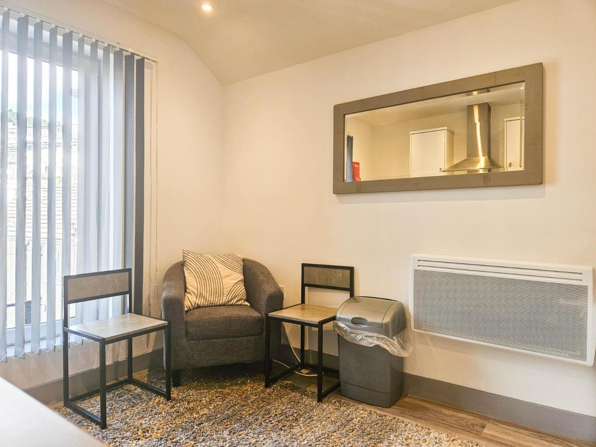 Churchill Studio - 1 Bedroom Studio - Uplands