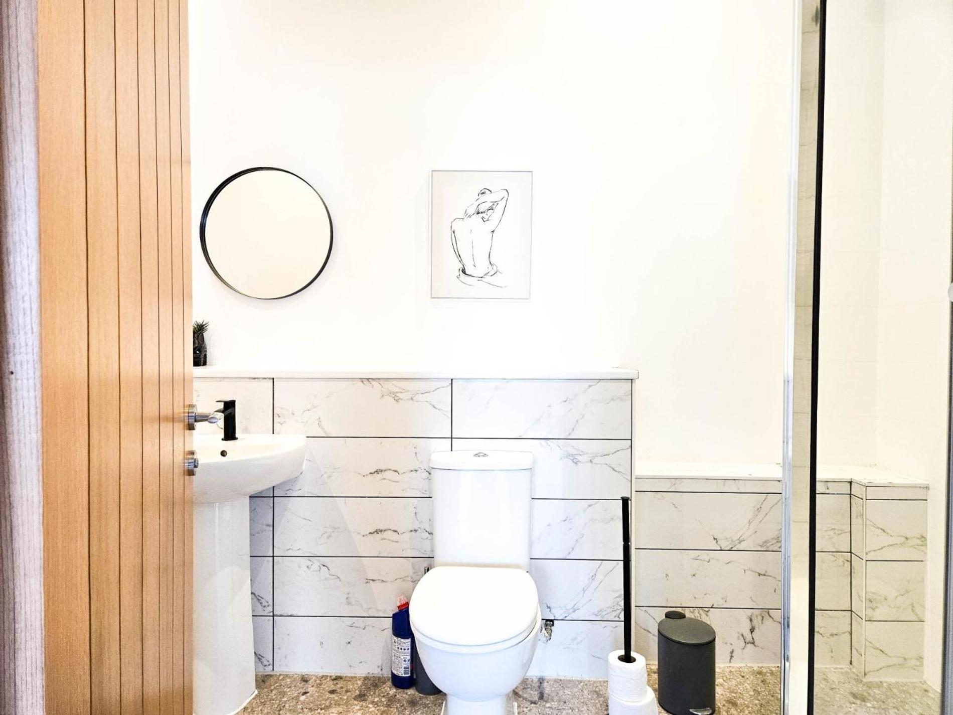 5 Kings Buildings Apartment - Studio - Swansea
