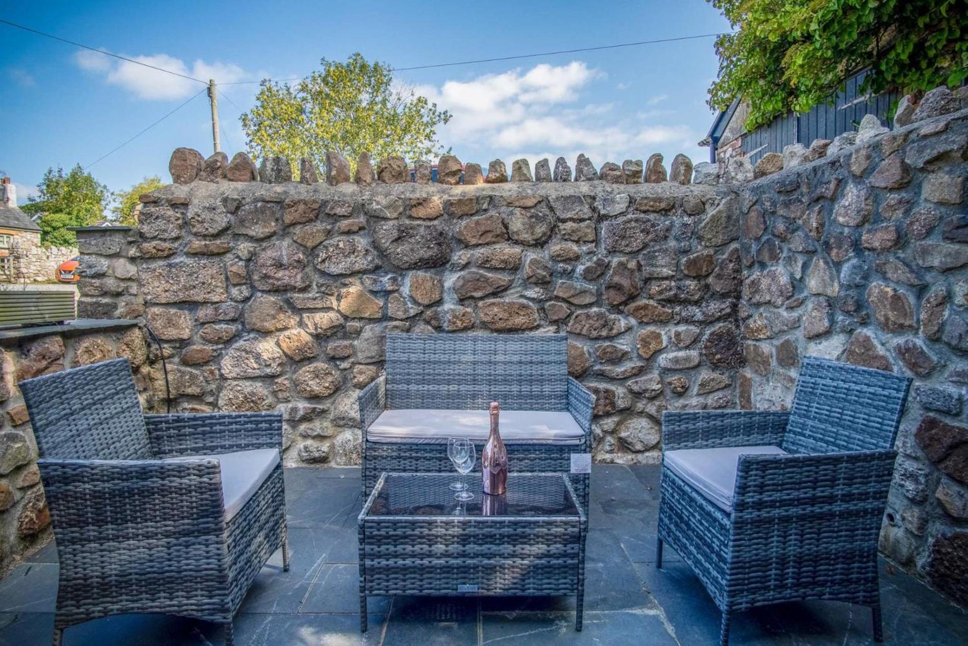 The Old Smithy - 2 Bedroom Cottage - Reynoldston