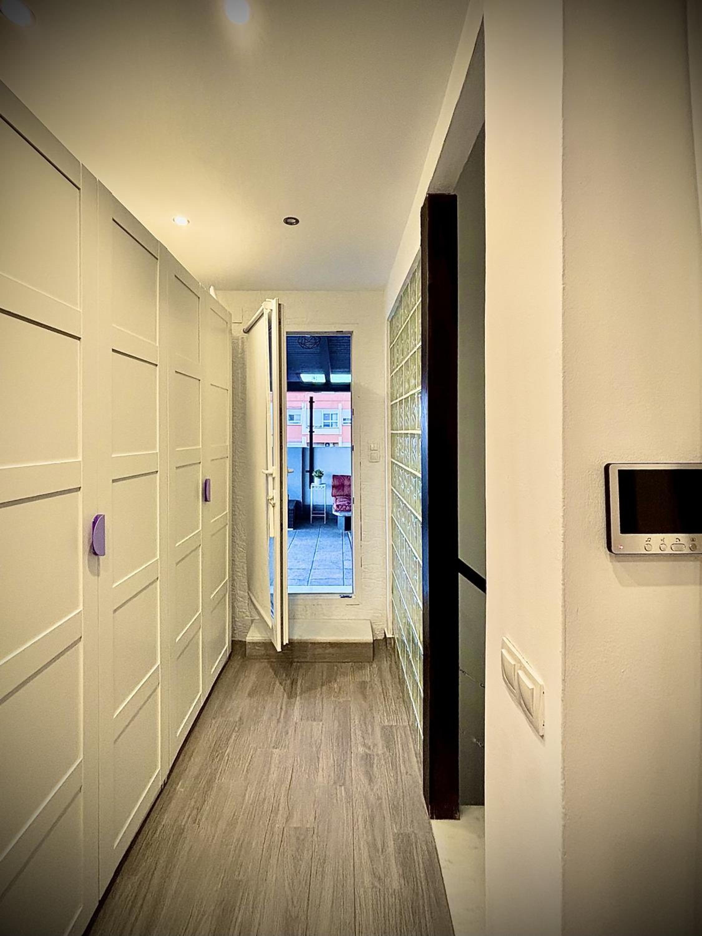 Estudio con terraza en La Línea Centro_ Studio103