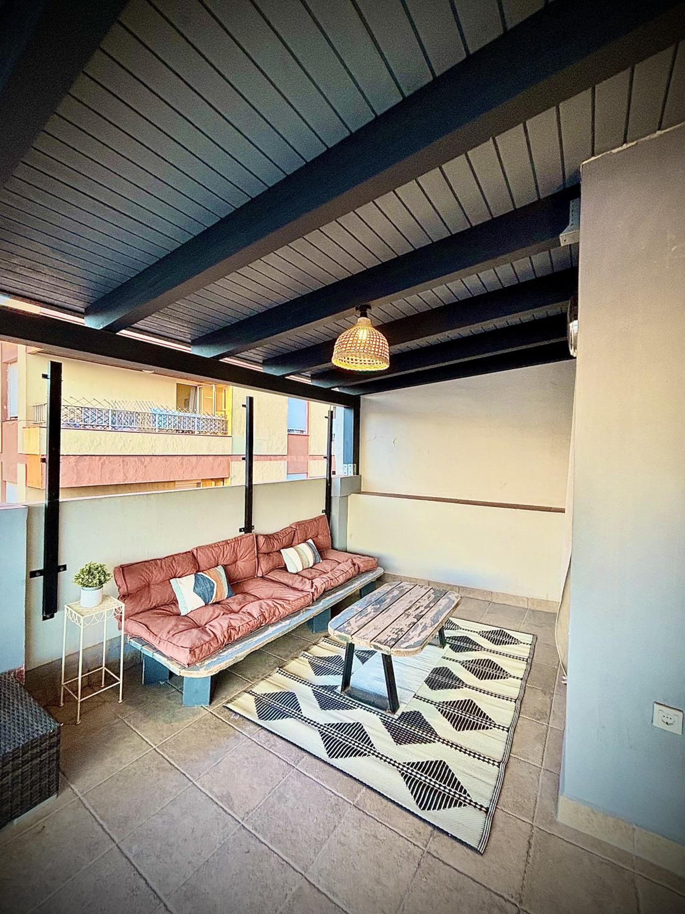 Estudio con terraza en La Línea Centro_ Studio103