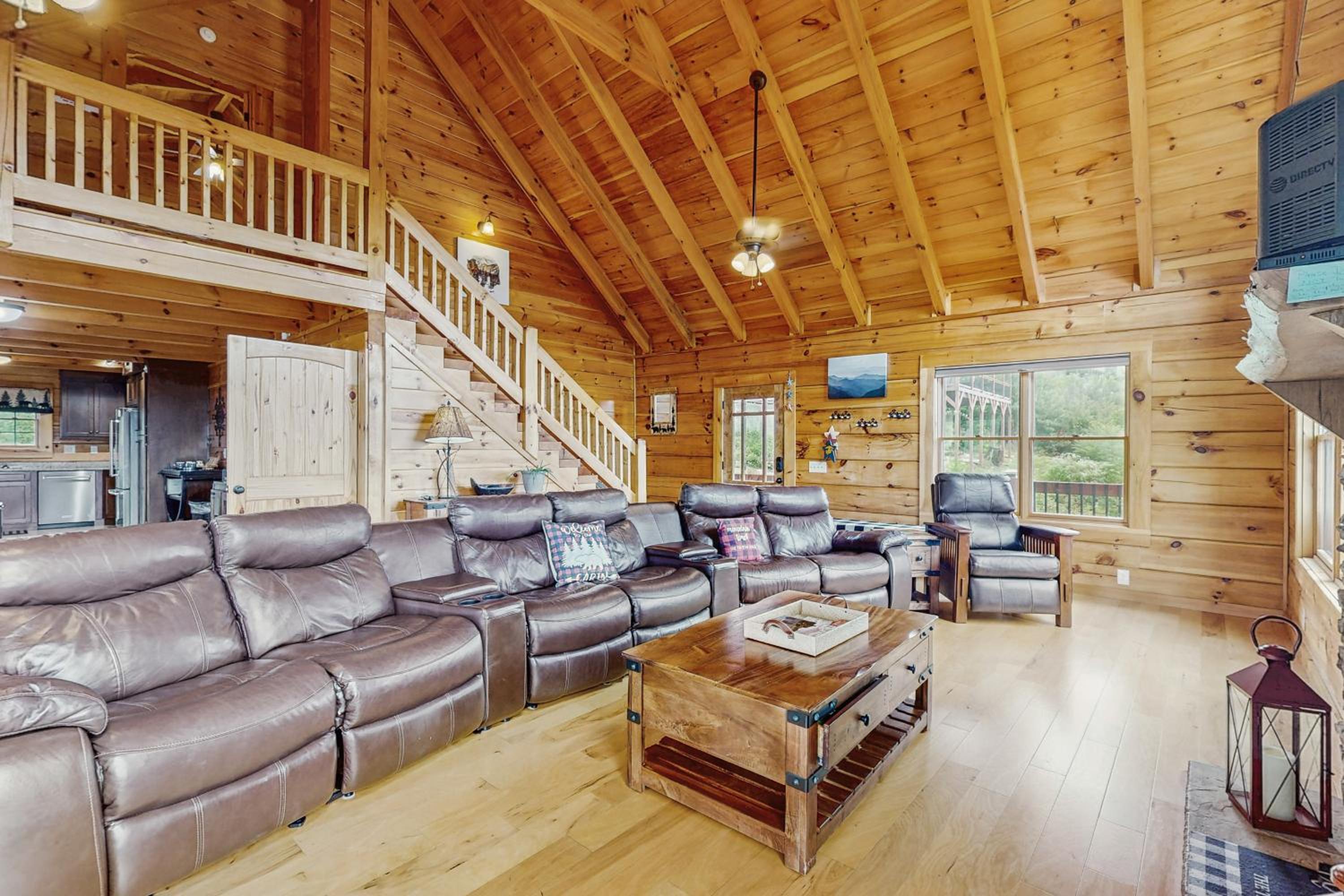Theater and Arcade! Tri-Star Lodge in Gatlinburg