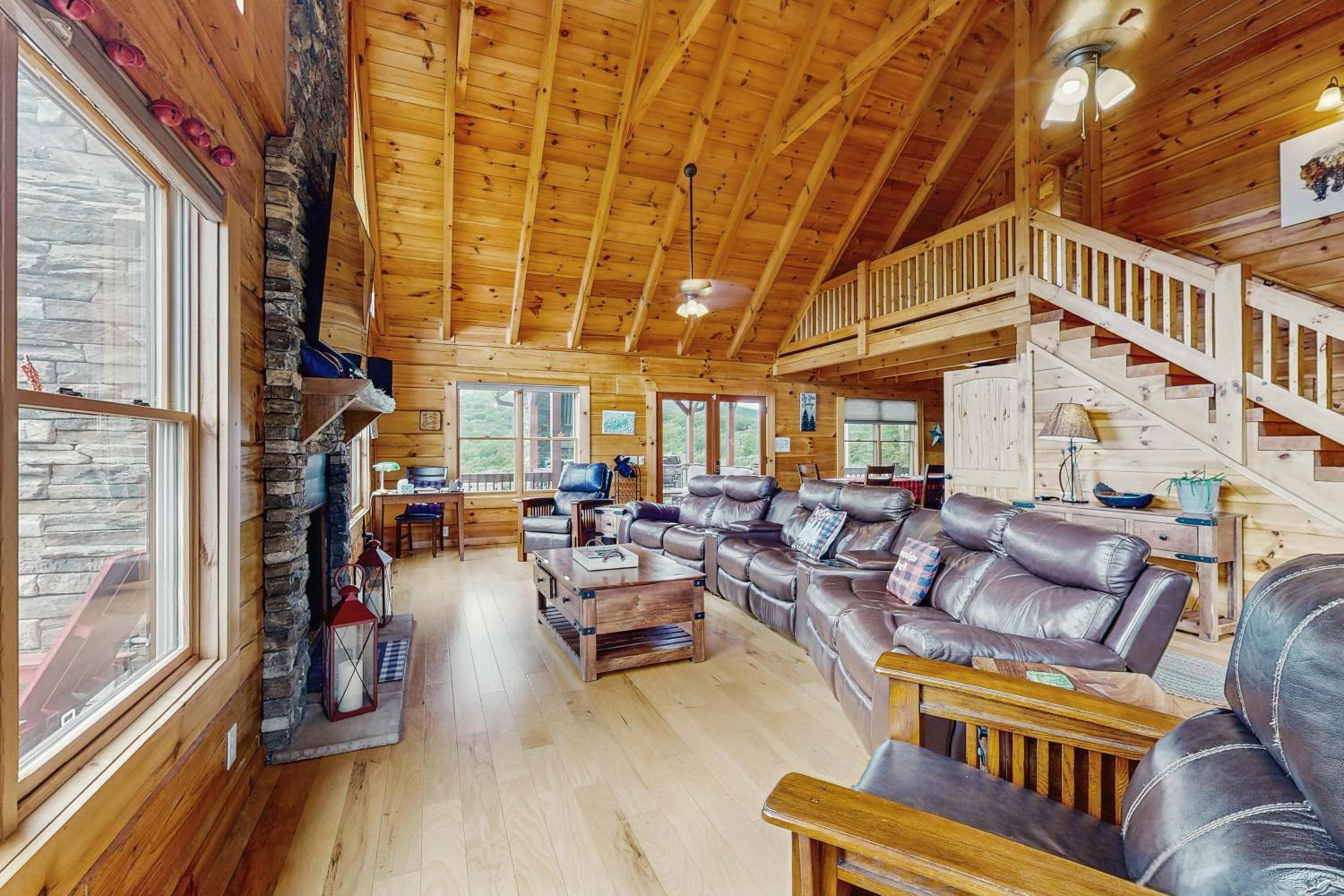 Theater and Arcade! Tri-Star Lodge in Gatlinburg