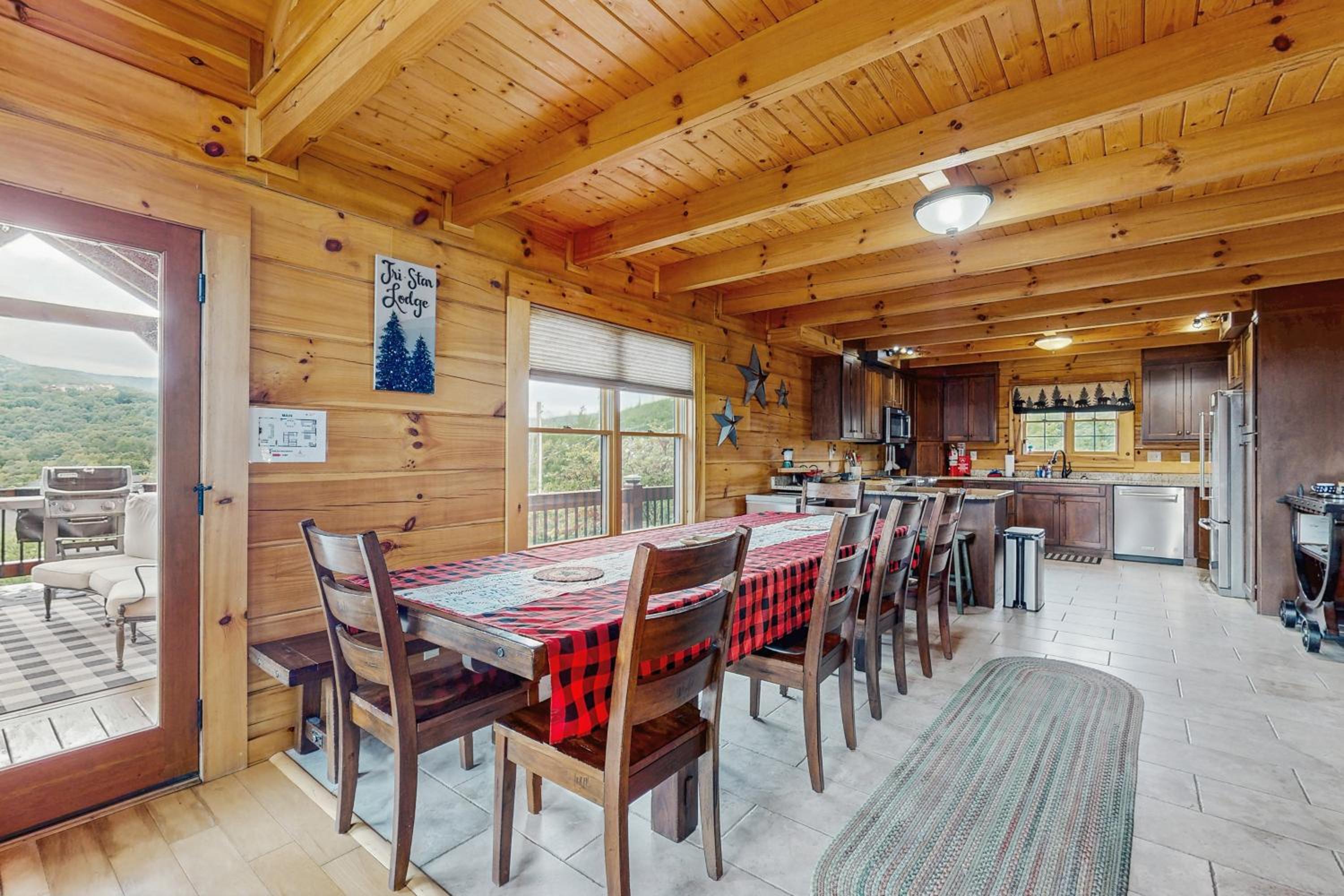 Theater and Arcade! Tri-Star Lodge in Gatlinburg