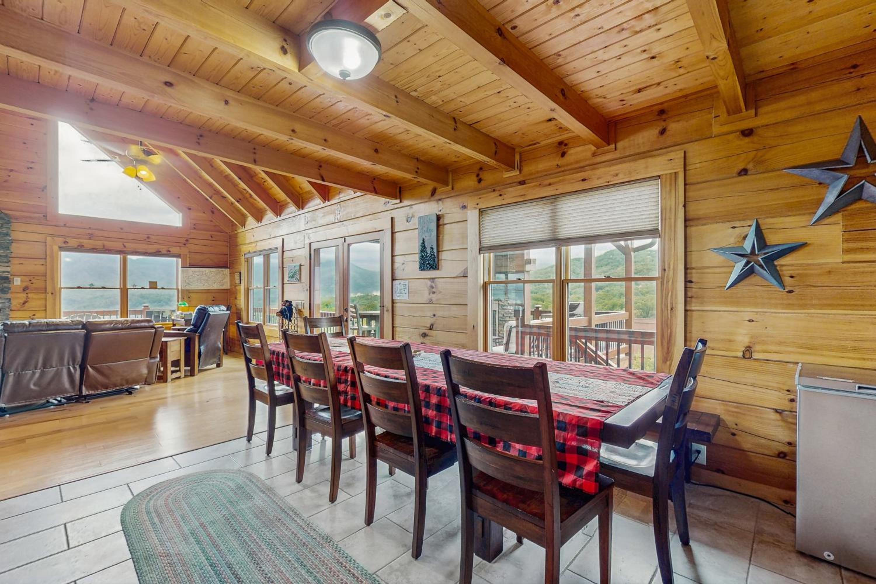 Theater and Arcade! Tri-Star Lodge in Gatlinburg