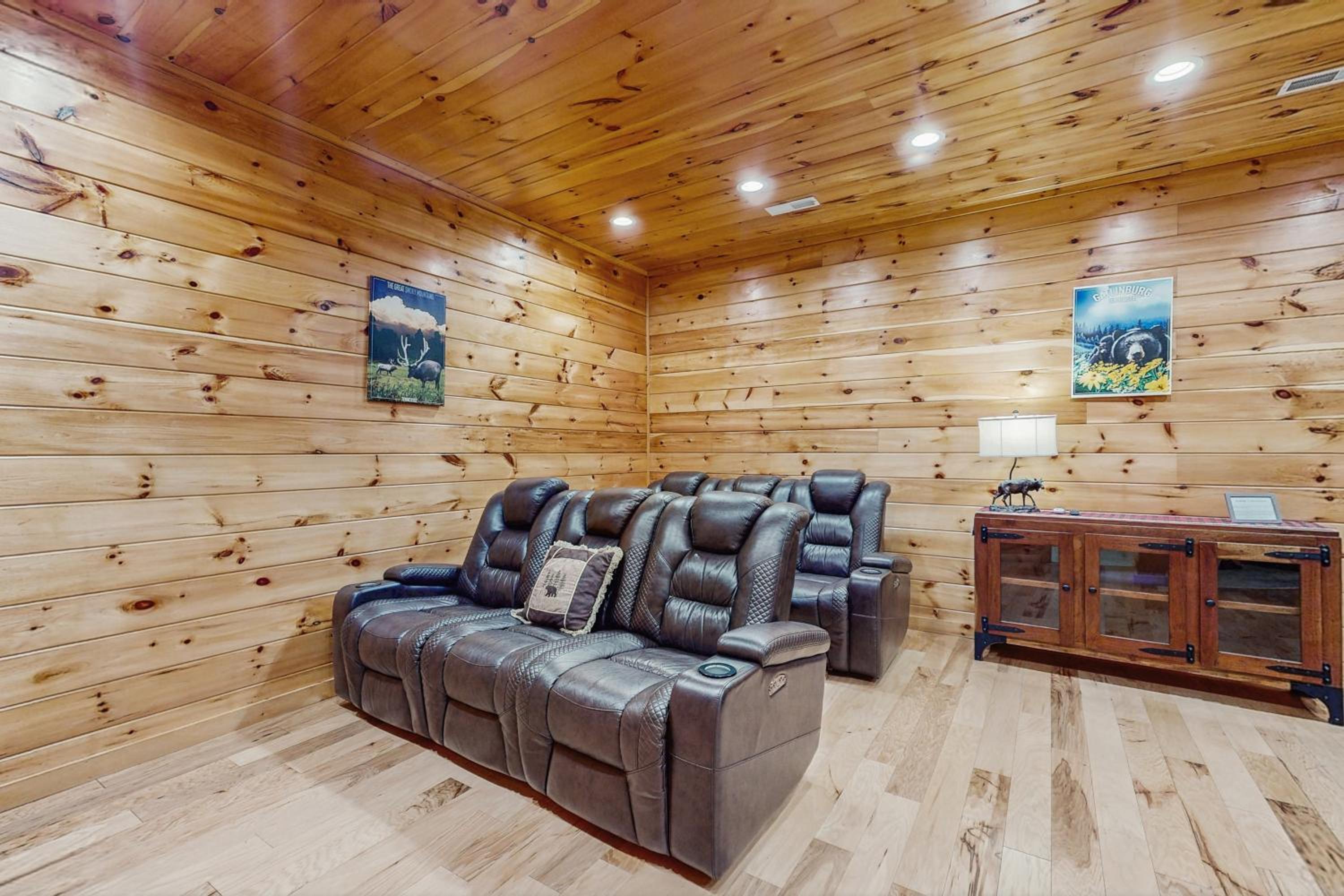 Theater and Arcade! Tri-Star Lodge in Gatlinburg