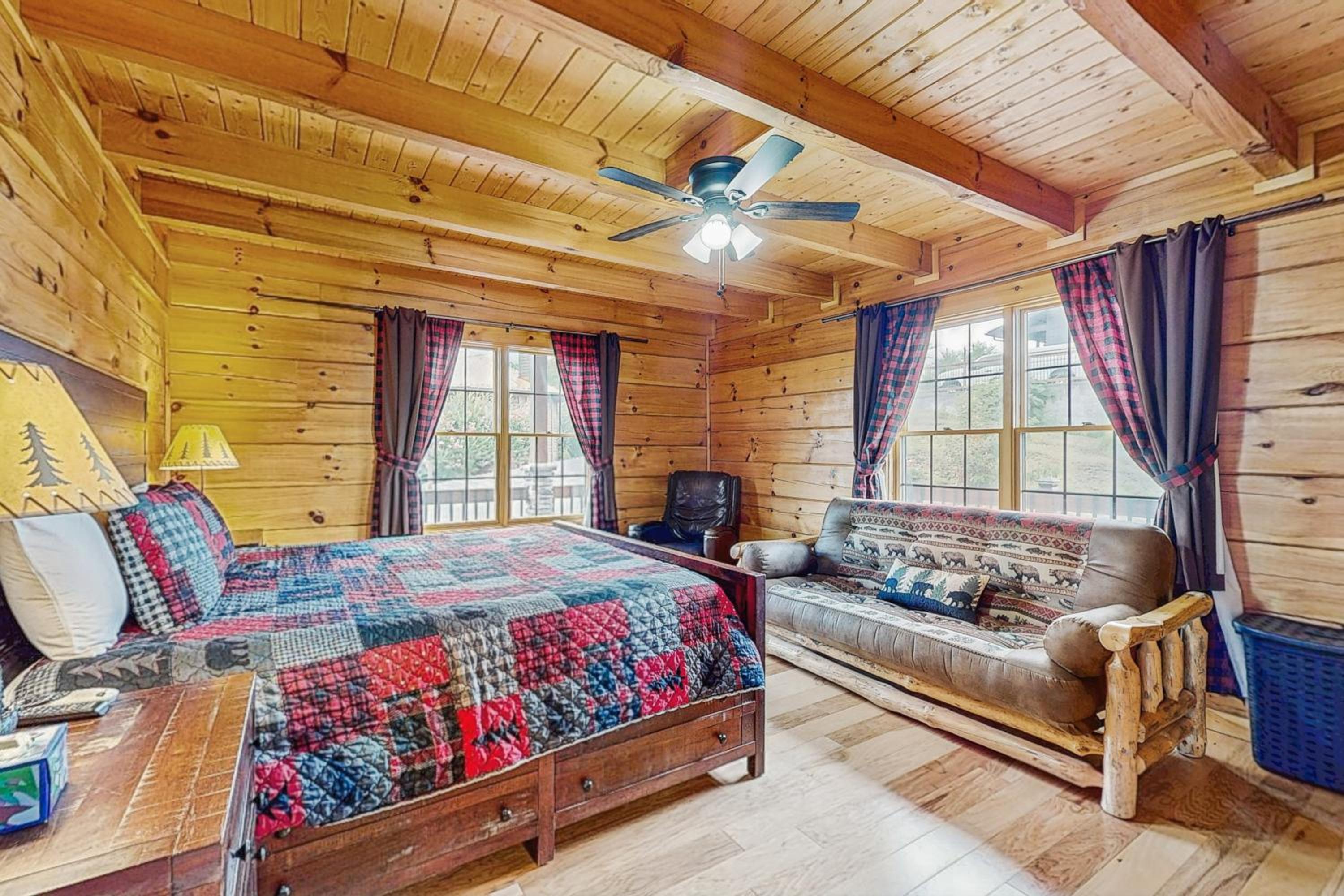 Theater and Arcade! Tri-Star Lodge in Gatlinburg