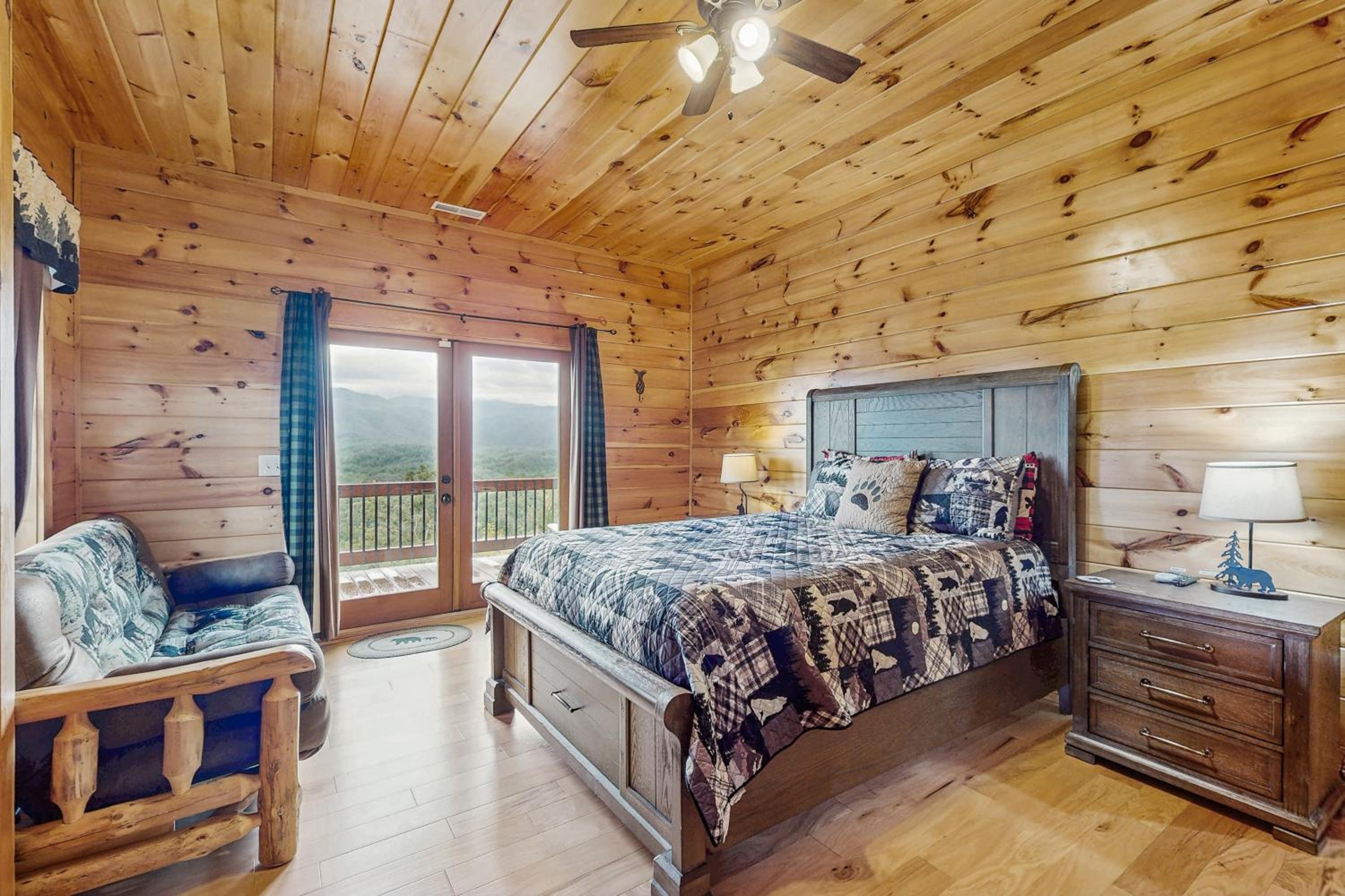 Theater and Arcade! Tri-Star Lodge in Gatlinburg