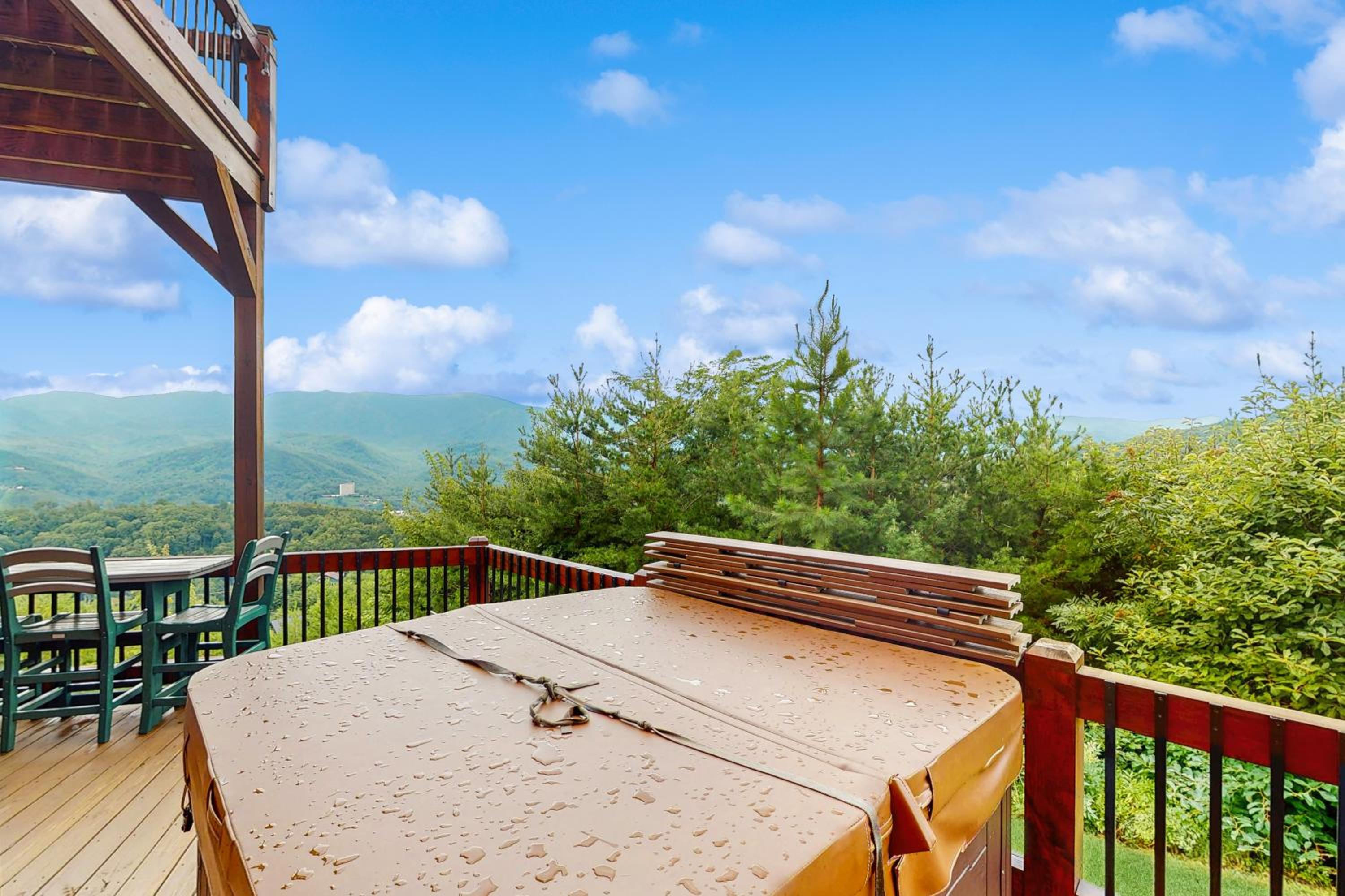 Theater and Arcade! Tri-Star Lodge in Gatlinburg