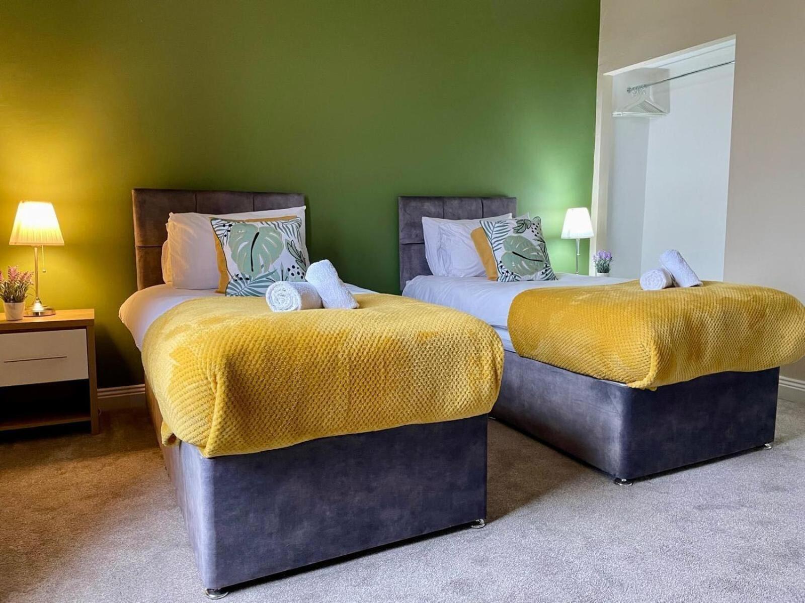 3-Bed Home Close to City Centre, Stadium & Baltic