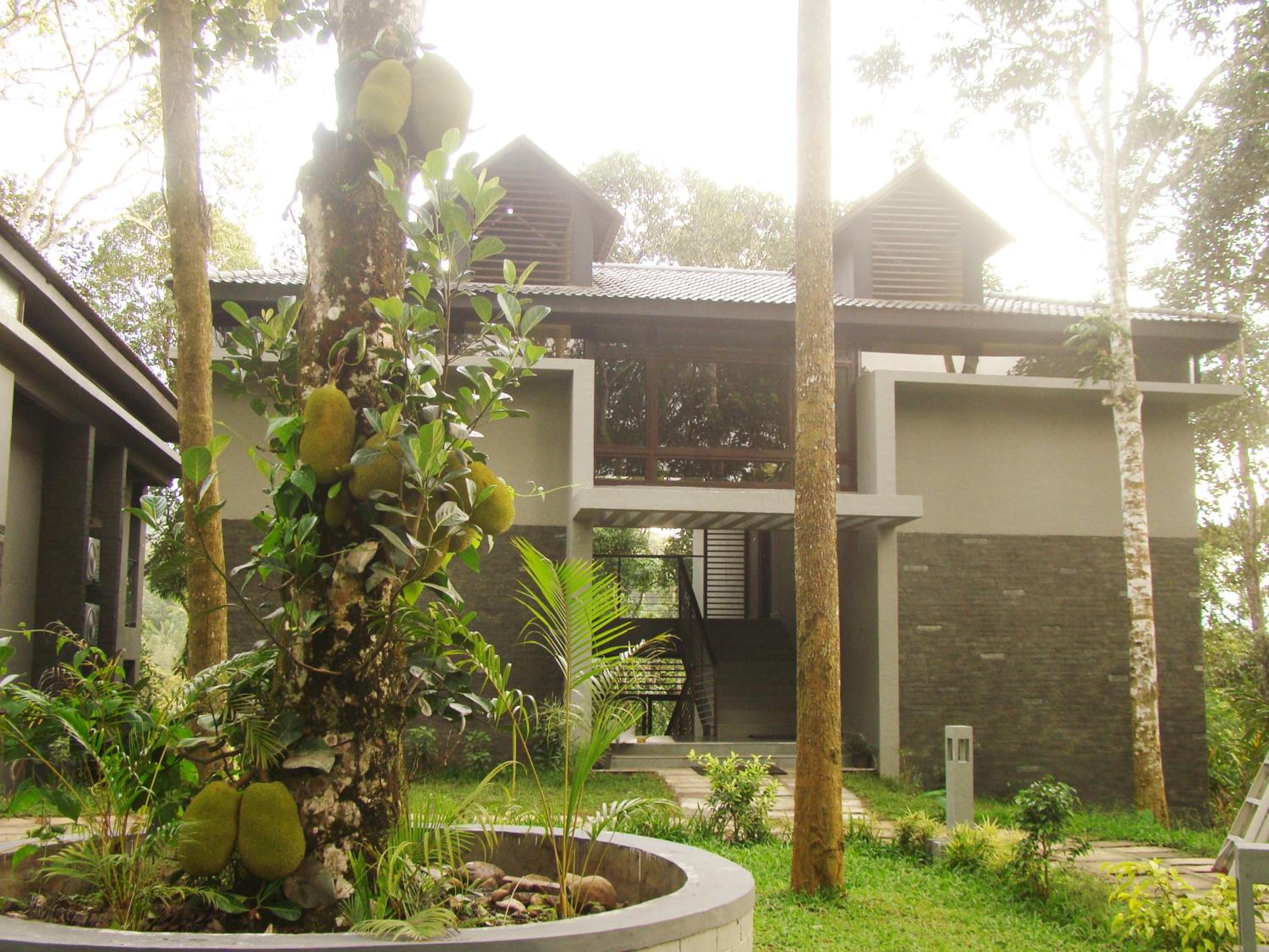 The Mountain Courtyard Thekkady