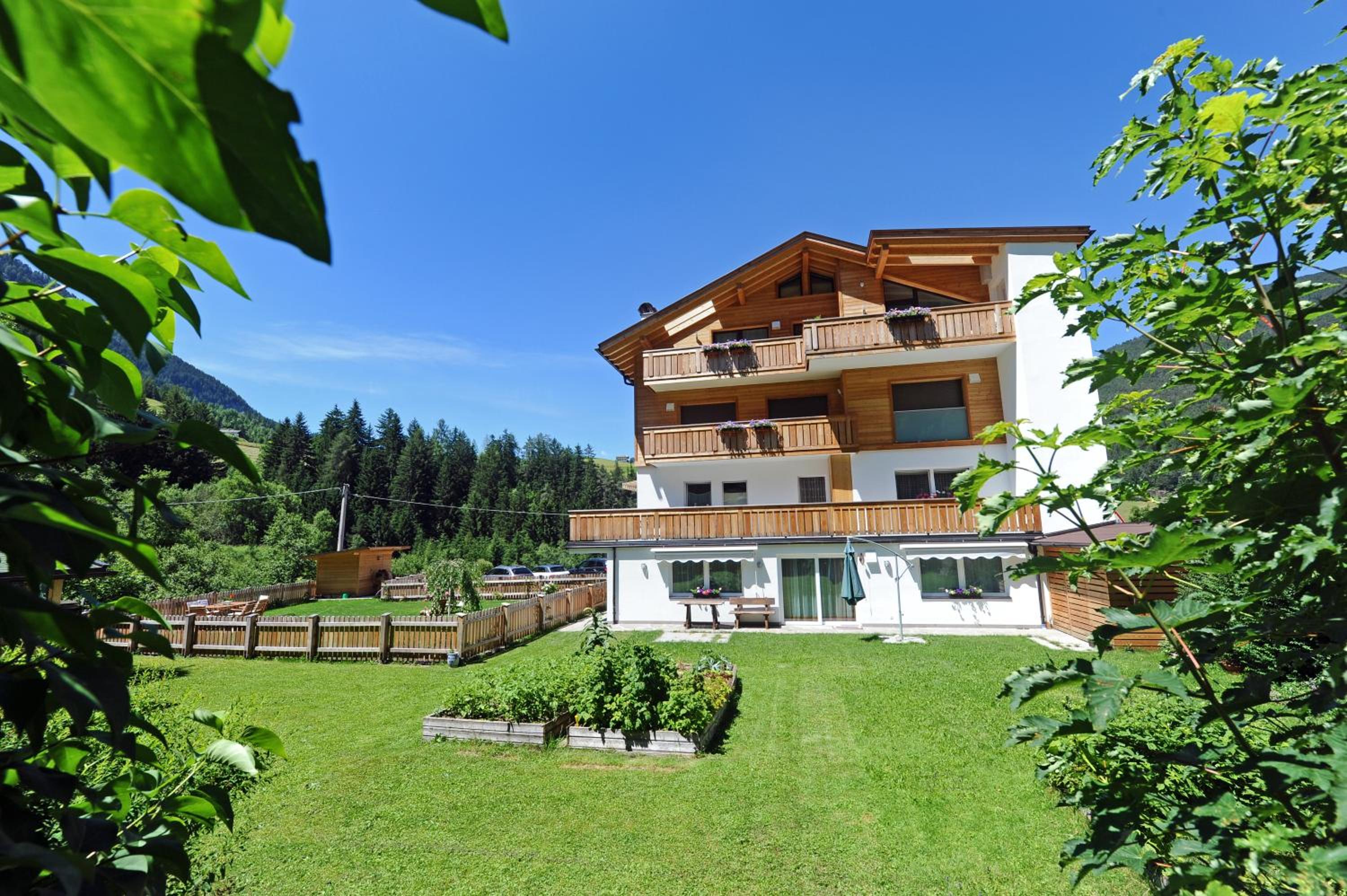 Apartments Cesa Leni