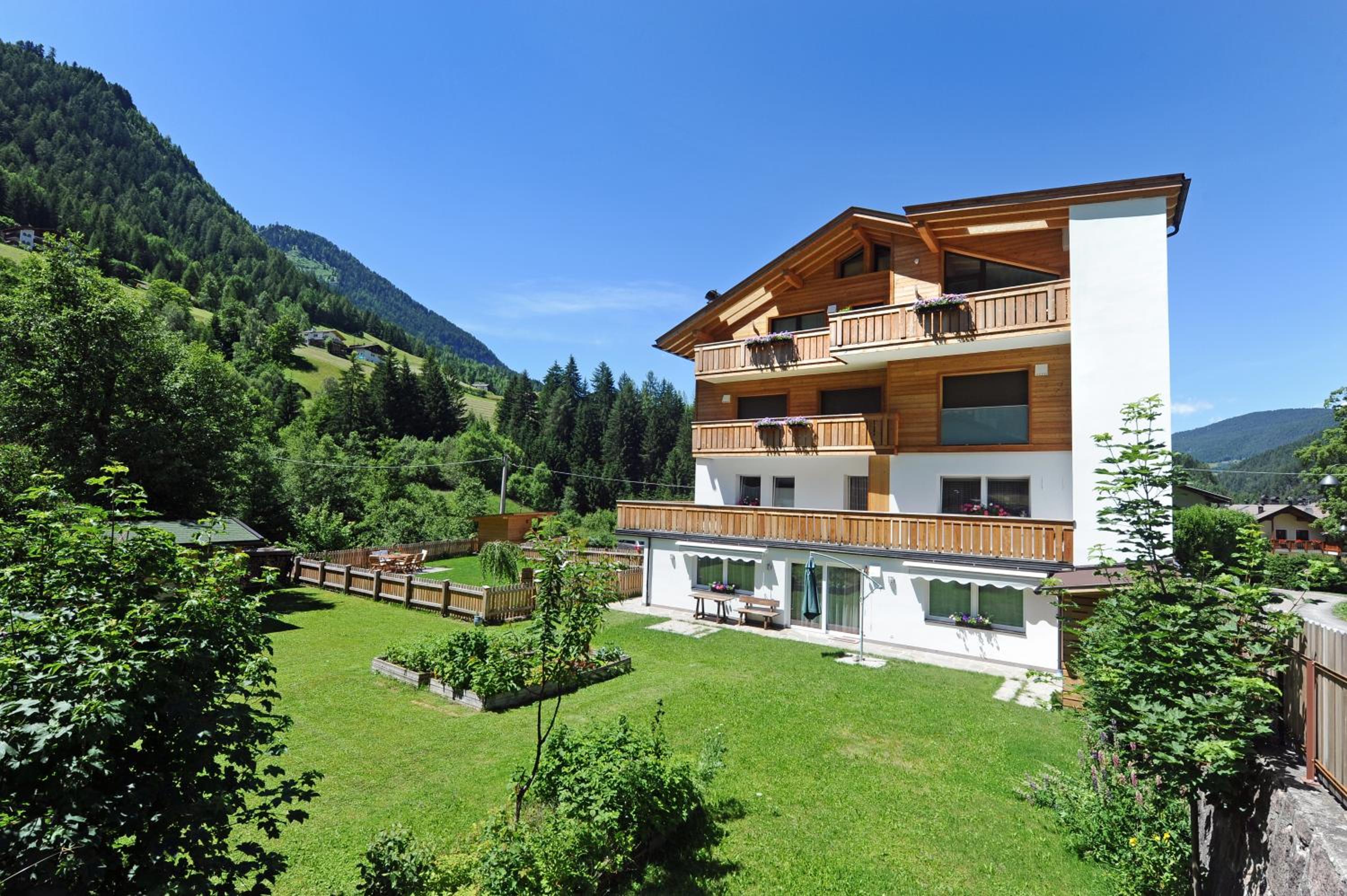Apartments Cesa Leni