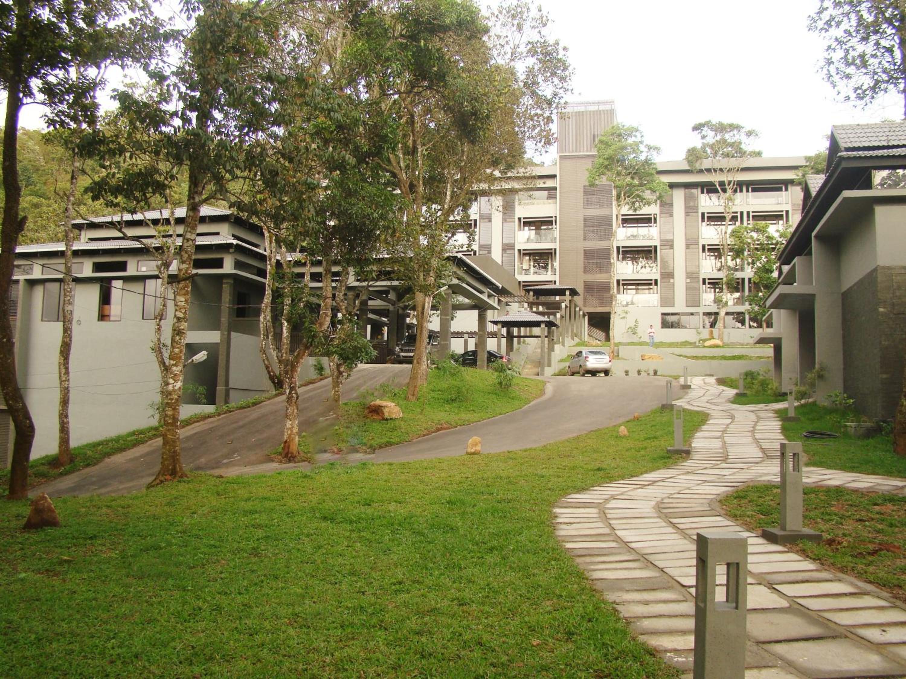The Mountain Courtyard Thekkady