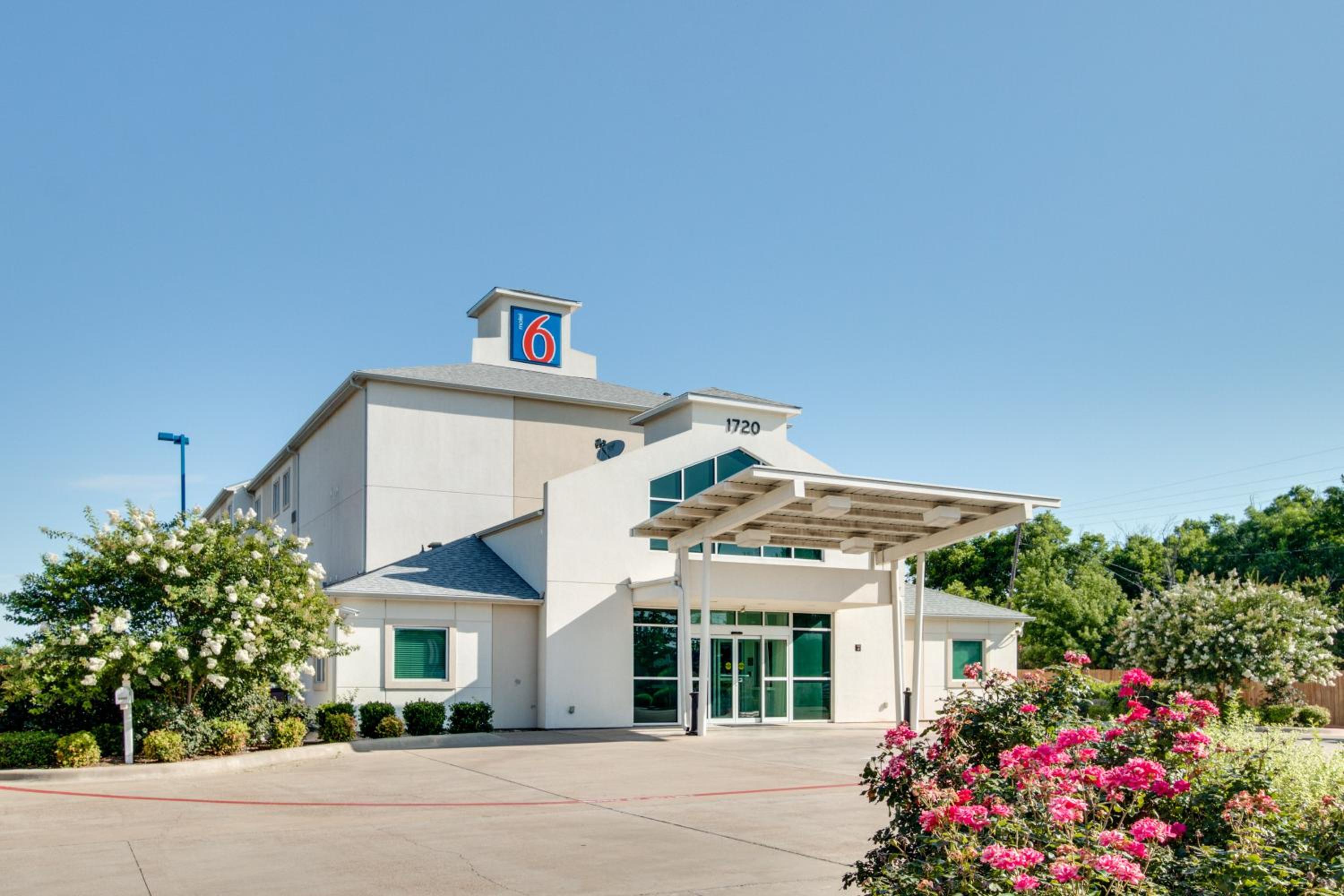 Motel 6-Cleburne, TX - Property Image 9
