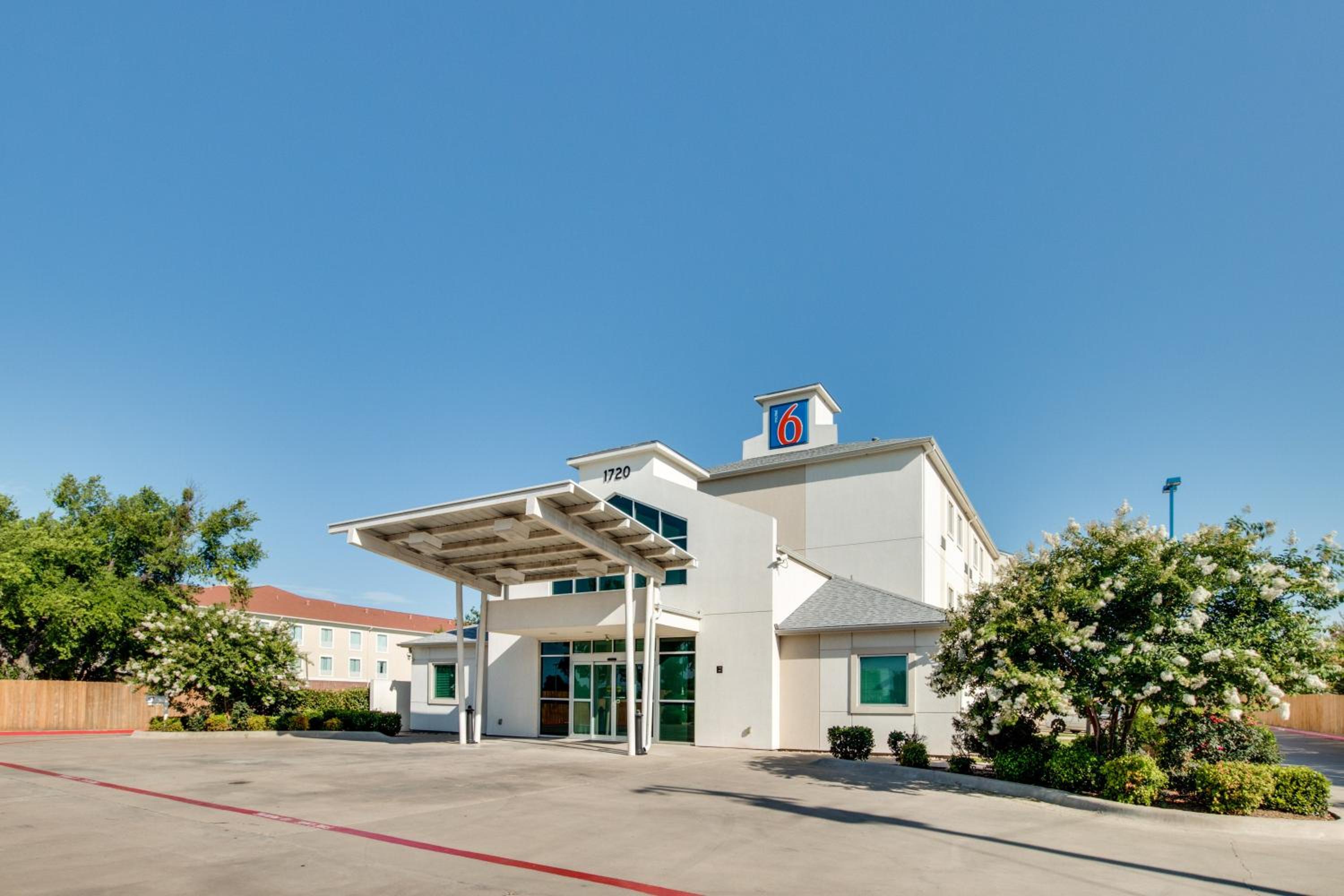 Motel 6-Cleburne, TX - Property Image 8