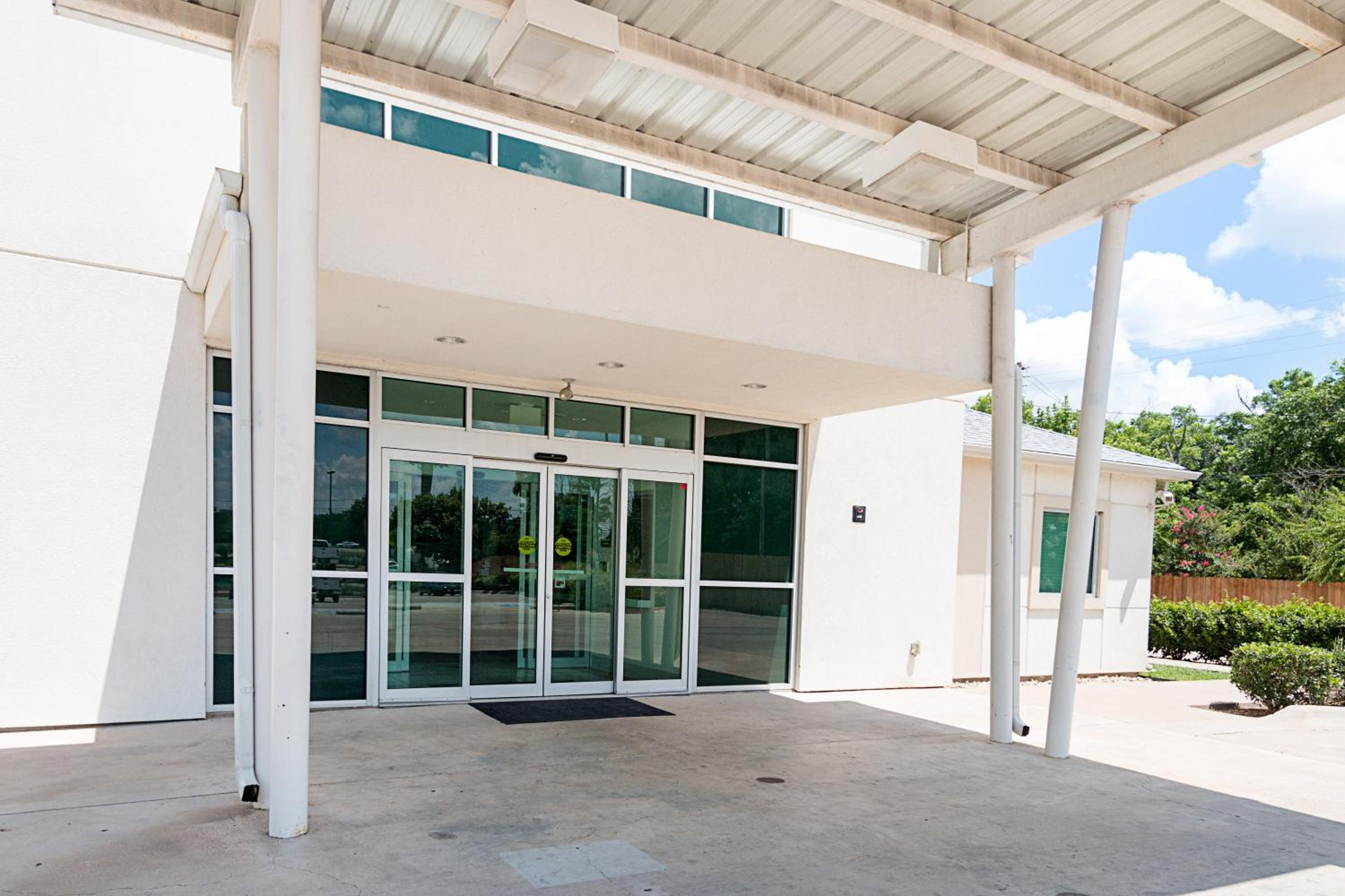 Motel 6-Cleburne, TX - Property Image 10