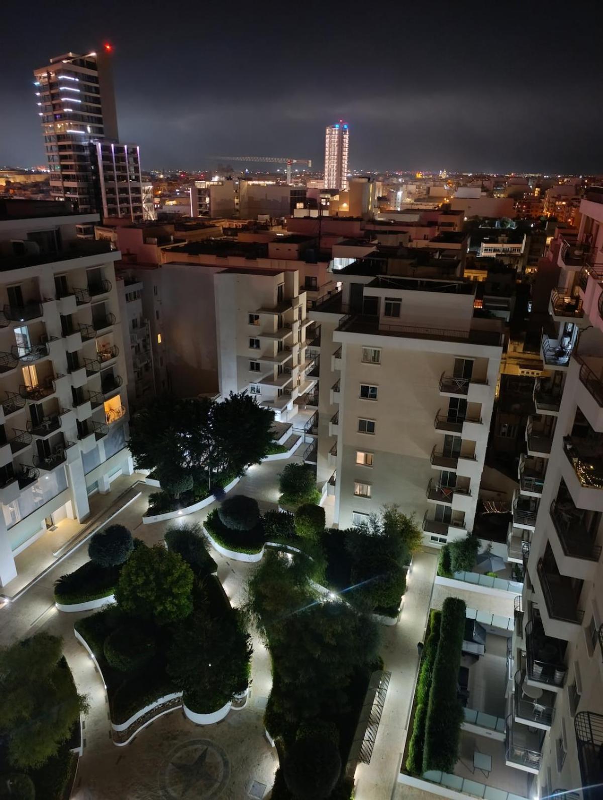 Modern Penthouse with 2 Bedroom & 2 Terraces by Seafront Walk