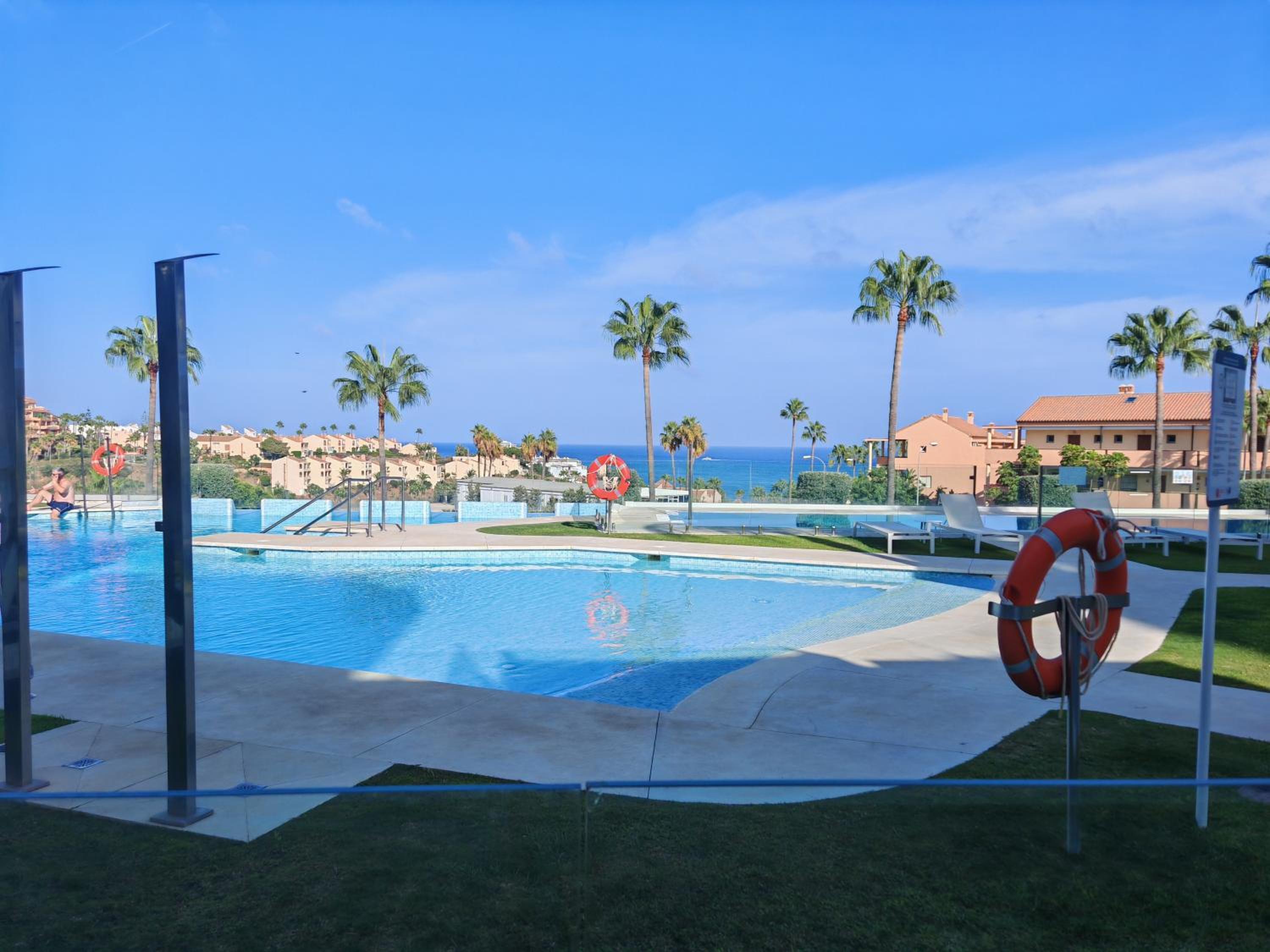 Luxury apartment with sea view and private pool at Santa Barbara Heights