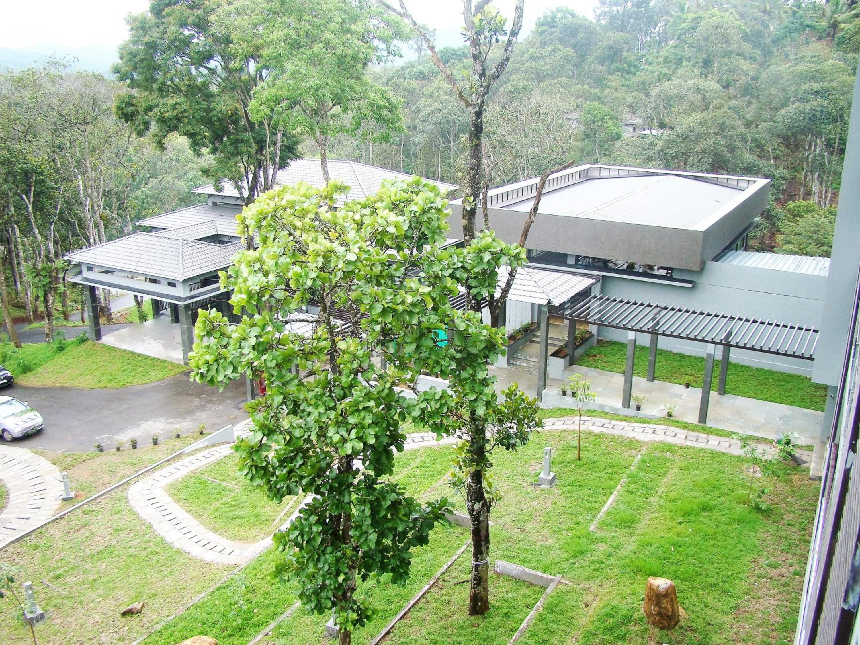 The Mountain Courtyard Thekkady