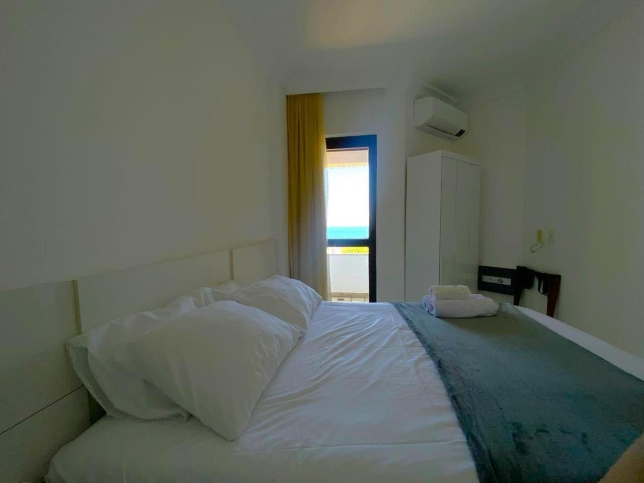 Apt with balcony in a condo with pool ACI0320