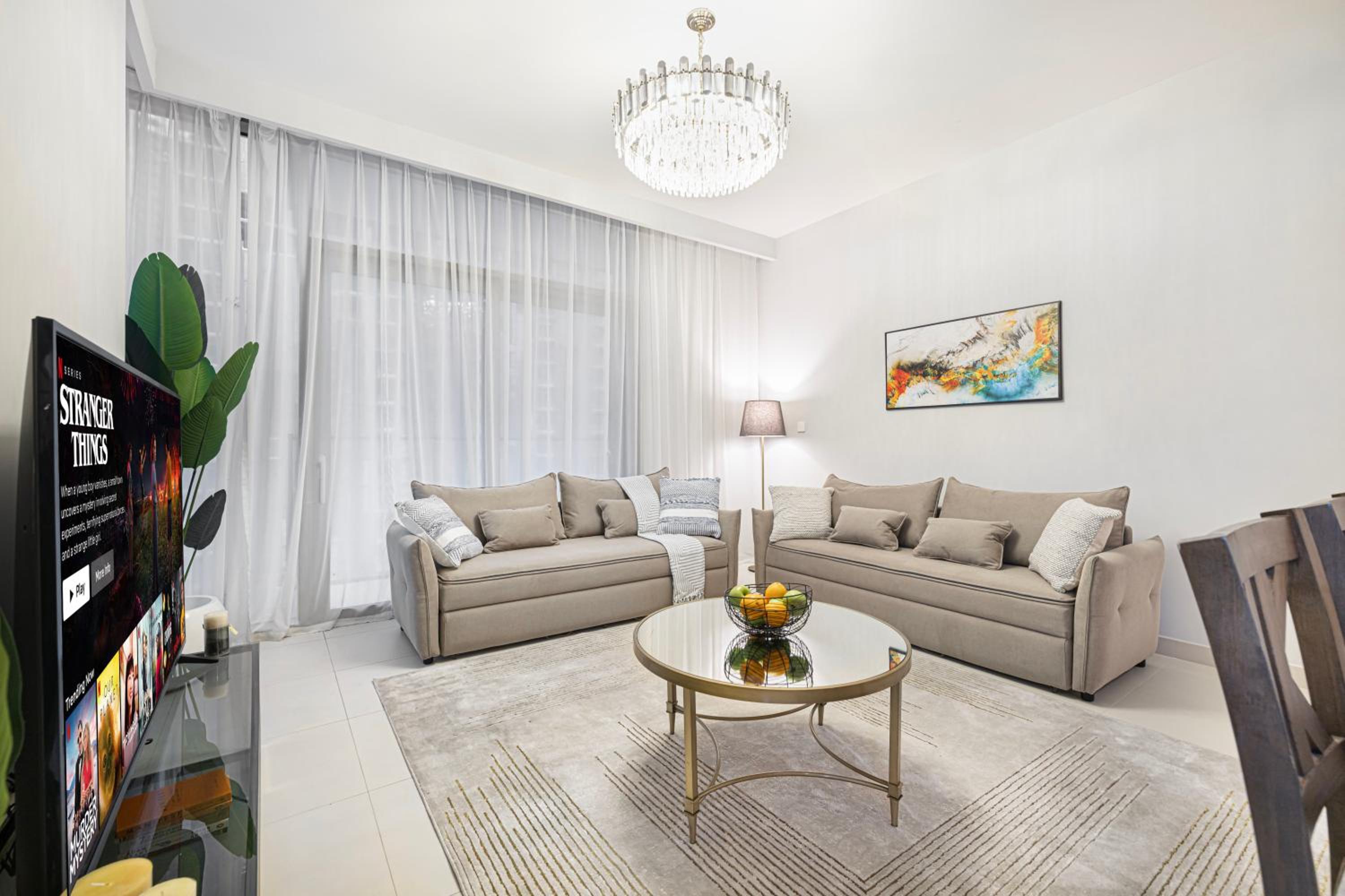 BURJ CROWN - Elegant & Spacious Two-Bedroom Apartment in Downtown Dubai, Just 10 Minutes' Walk from Dubai Mall & Dubai Fountains, Surrounded by Iconic Land