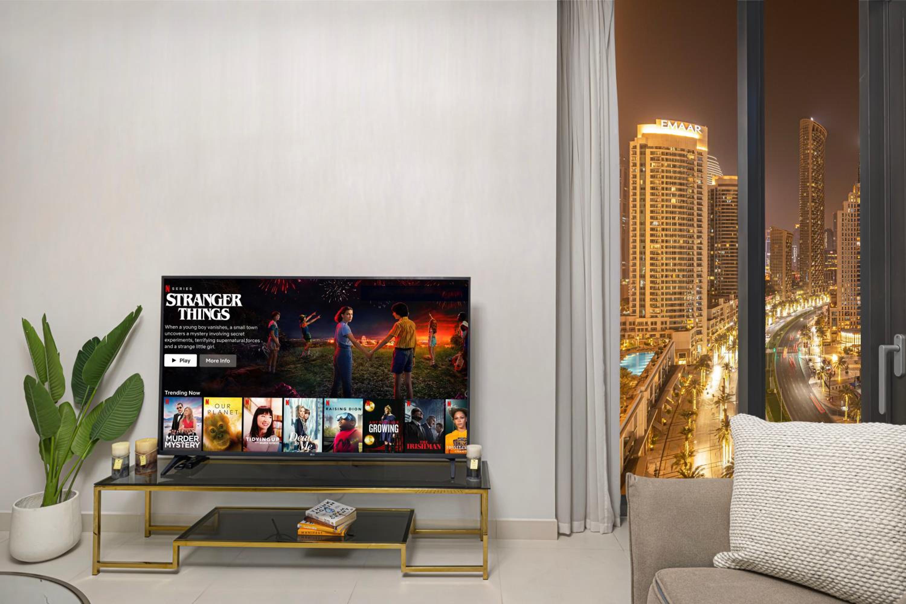 BURJ CROWN - Elegant & Spacious Two-Bedroom Apartment in Downtown Dubai, Just 10 Minutes' Walk from Dubai Mall & Dubai Fountains, Surrounded by Iconic Land