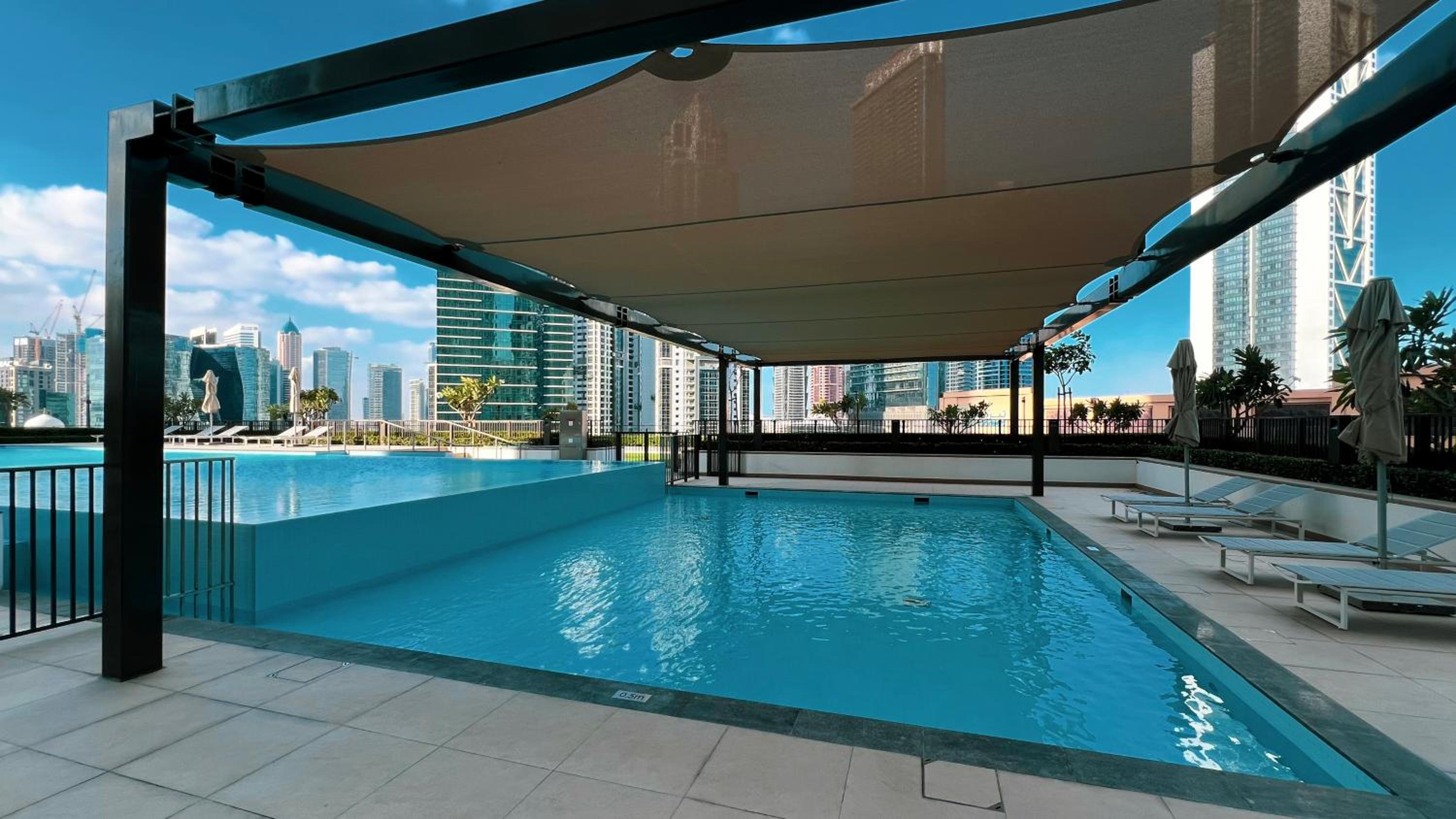 BURJ CROWN - Elegant & Spacious Two-Bedroom Apartment in Downtown Dubai, Just 10 Minutes' Walk from Dubai Mall & Dubai Fountains, Surrounded by Iconic Land