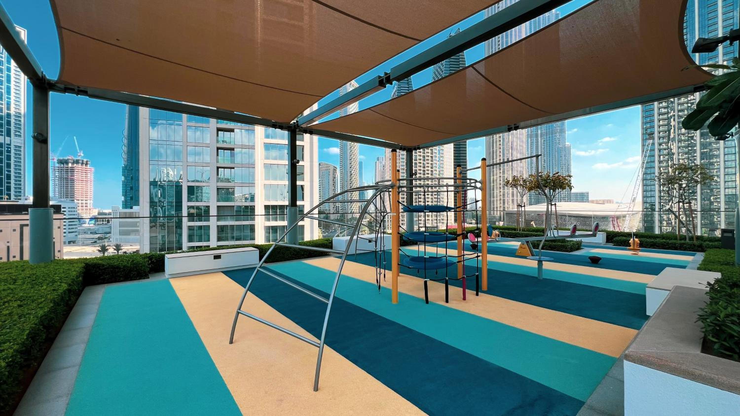 BURJ CROWN - Elegant & Spacious Two-Bedroom Apartment in Downtown Dubai, Just 10 Minutes' Walk from Dubai Mall & Dubai Fountains, Surrounded by Iconic Land