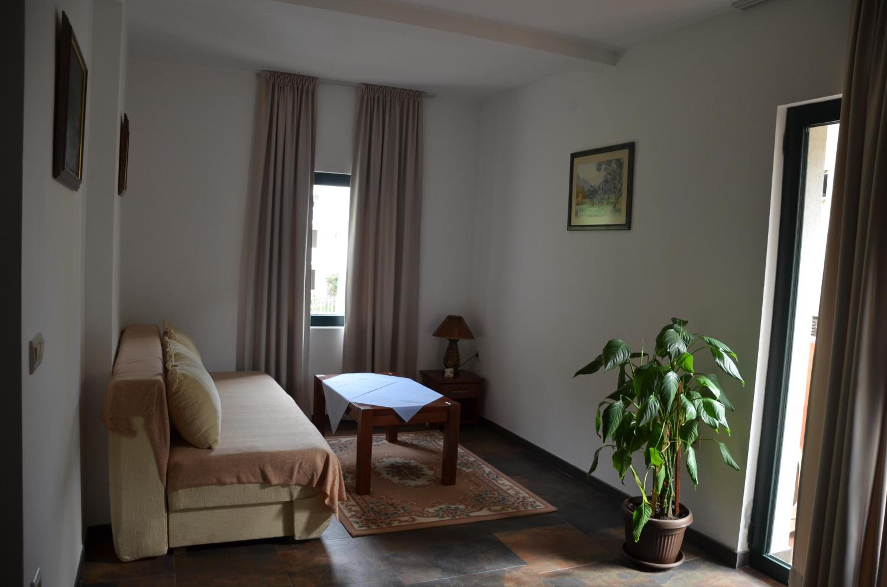 Lero Apartments