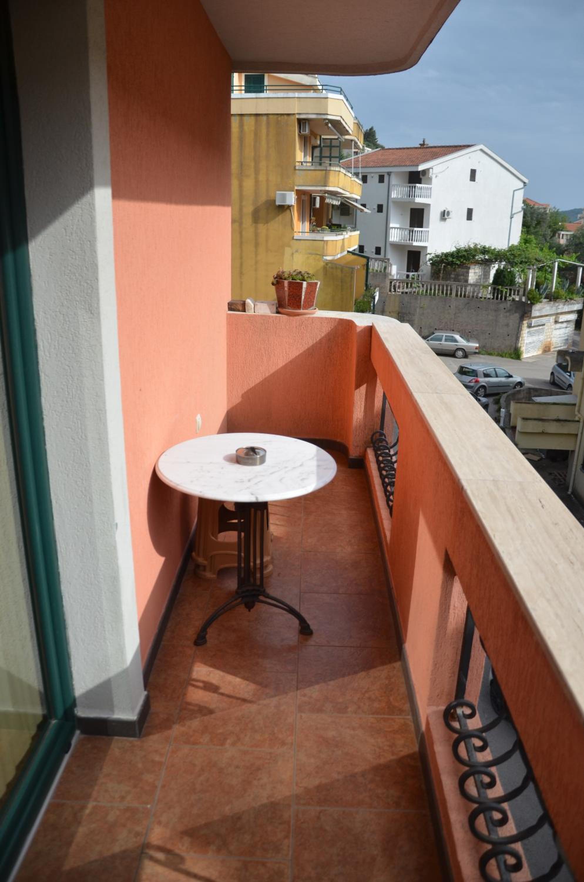 Lero Apartments