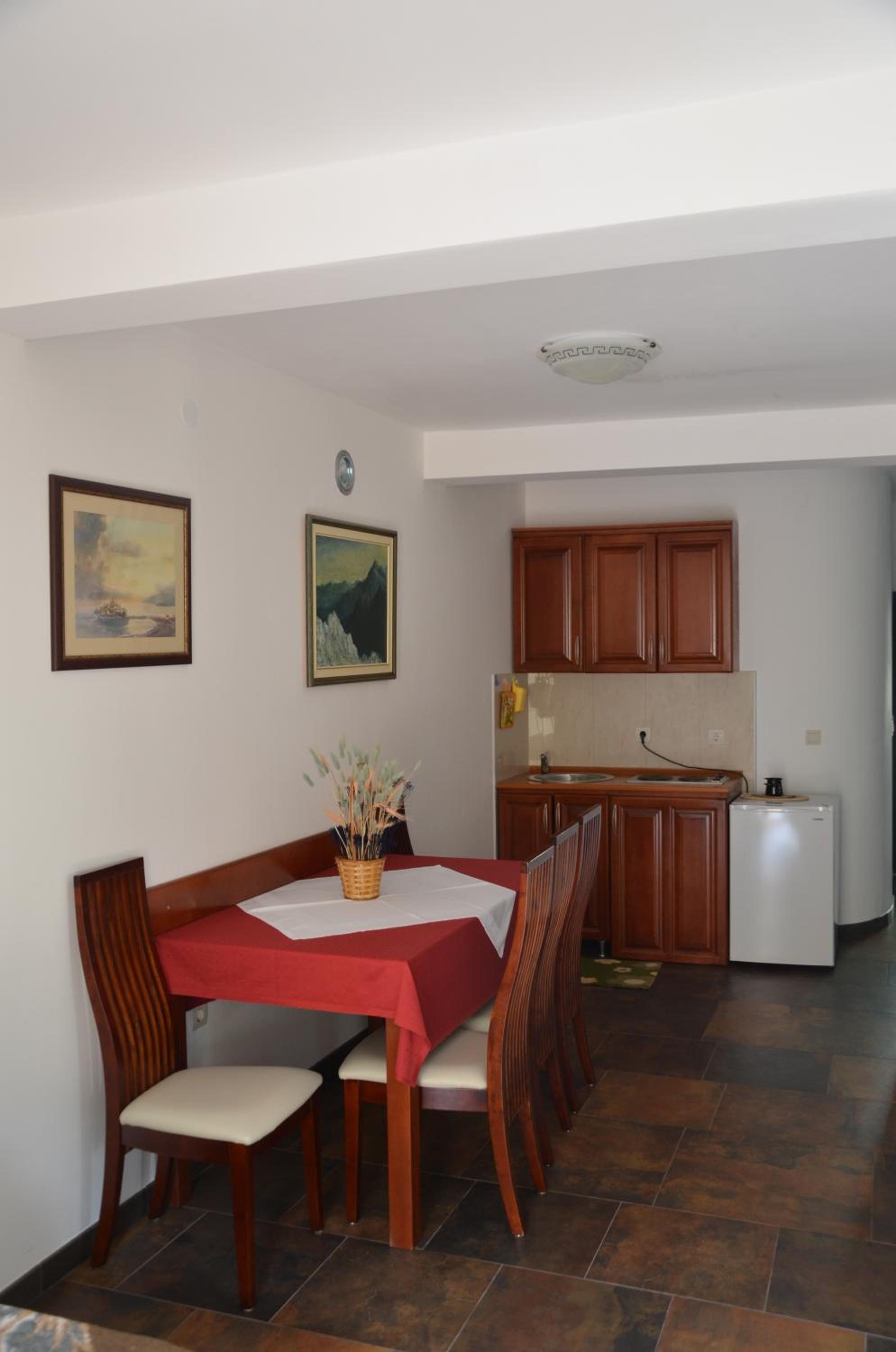Lero Apartments
