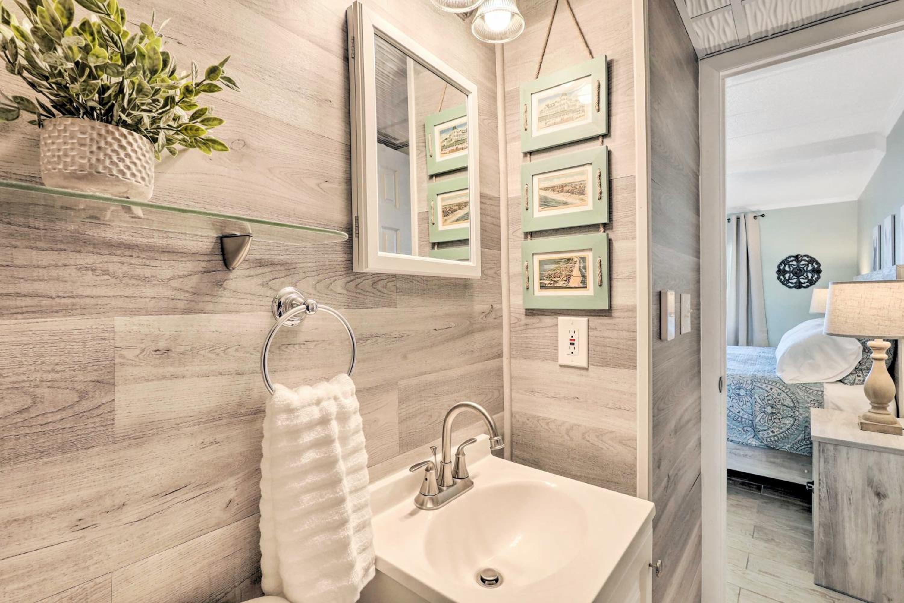 BeachBox II - The One with Panoramic Inlet Views - Couple's Corner - Assateague House 411