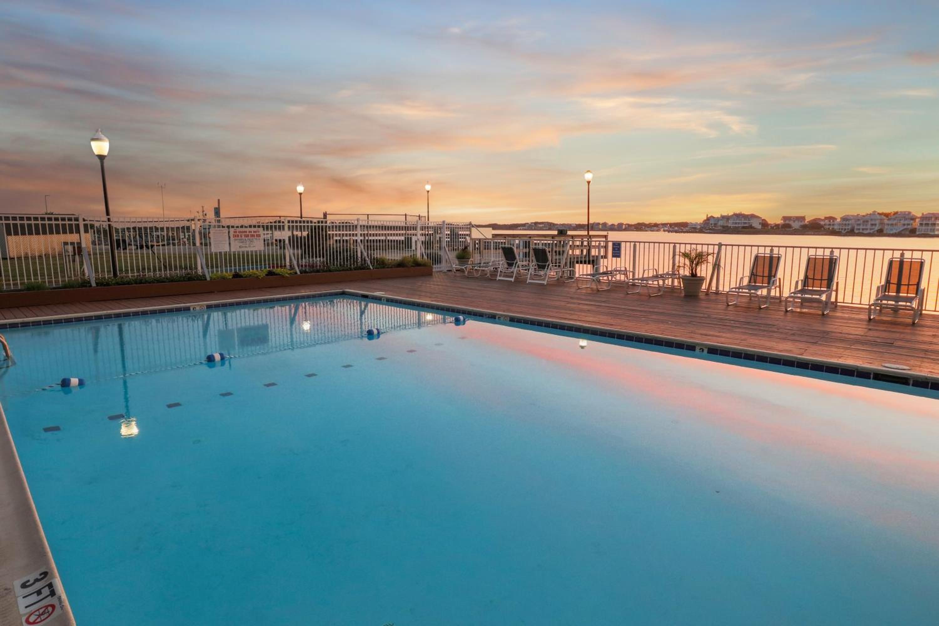 BeachBox II - The One with Panoramic Inlet Views - Couple's Corner - Assateague House 411