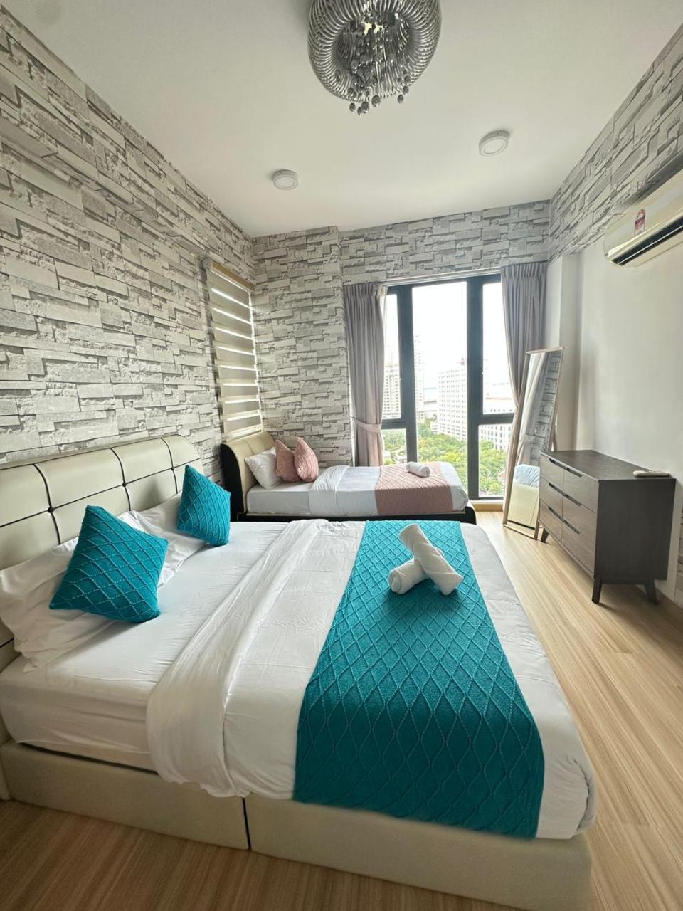 Seaview 2BR Suite with Pool & bathtub near Gurney Jazz Suites