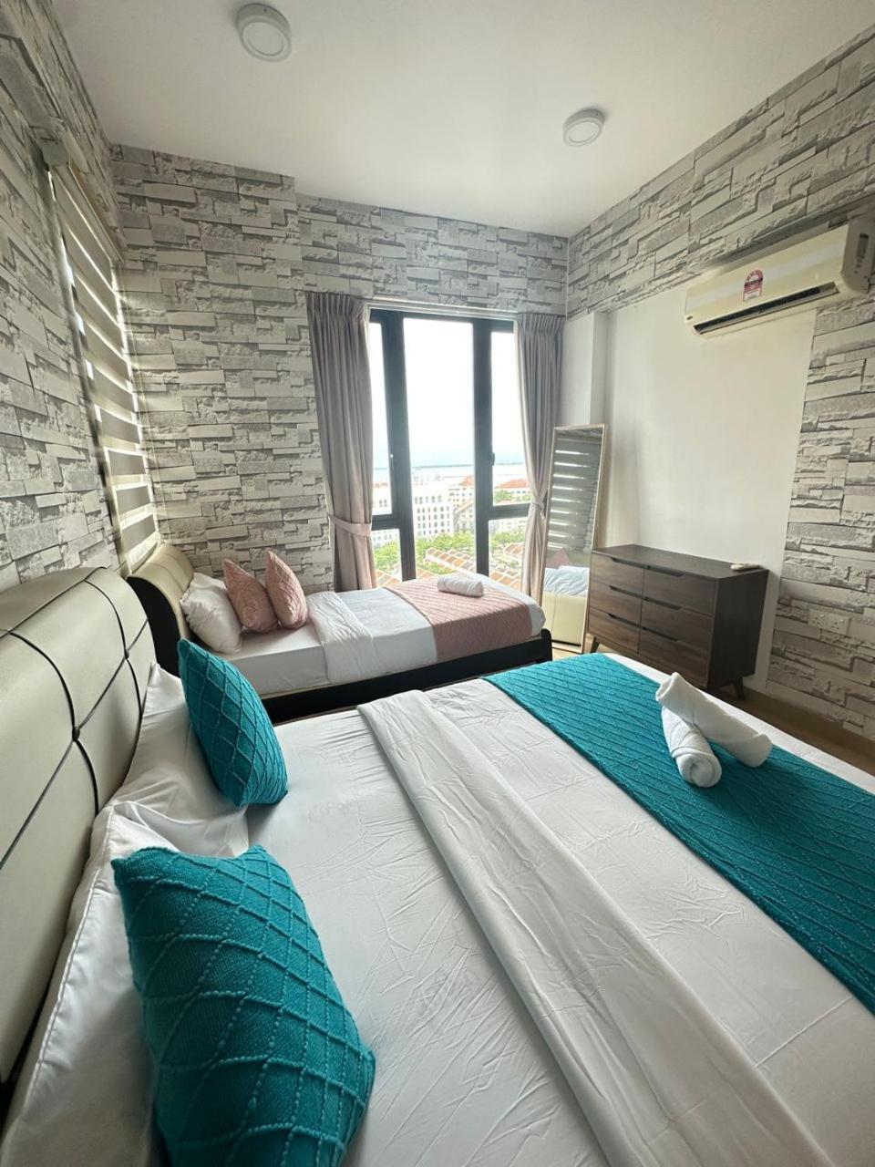 Seaview 2BR Suite with Pool & bathtub near Gurney Jazz Suites