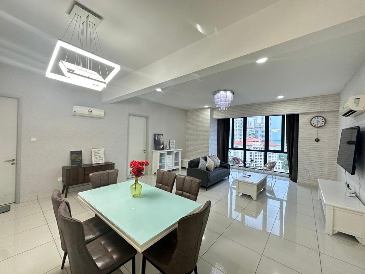 Seaview 2BR Suite with Pool & bathtub near Gurney Jazz Suites