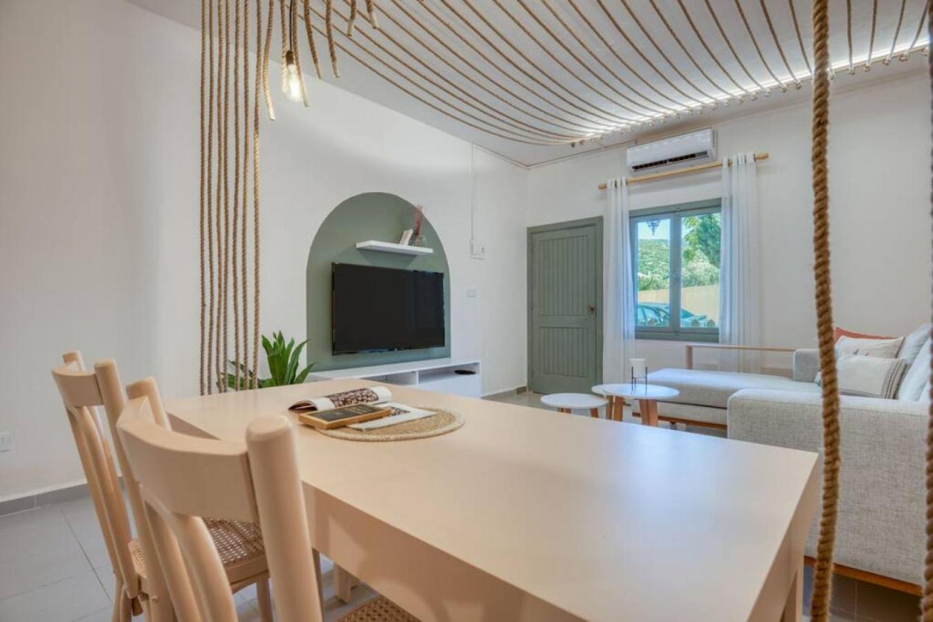 Agrius - Elegant Studio & Balcony in Batroun