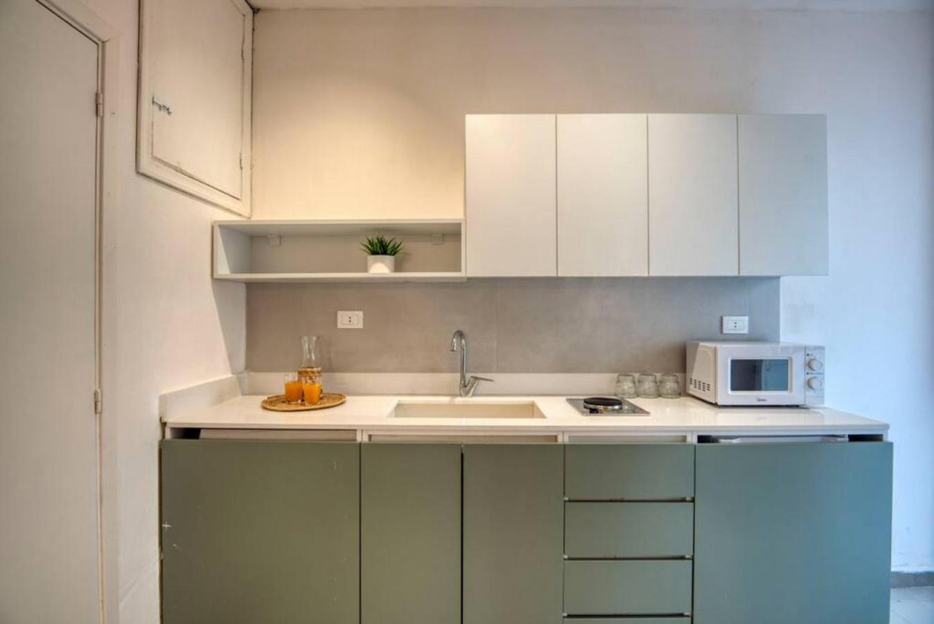 Agrius - Elegant Studio & Balcony in Batroun